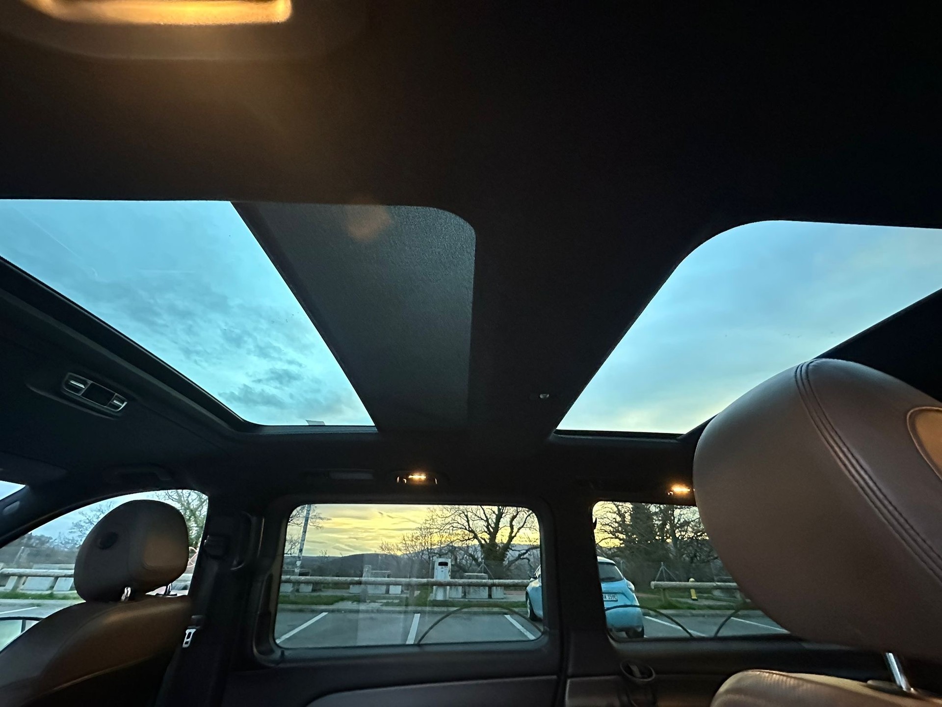 MERCEDES-BENZ V 300 d lang Exclusive 4Matic 9G-Tronic-image-10