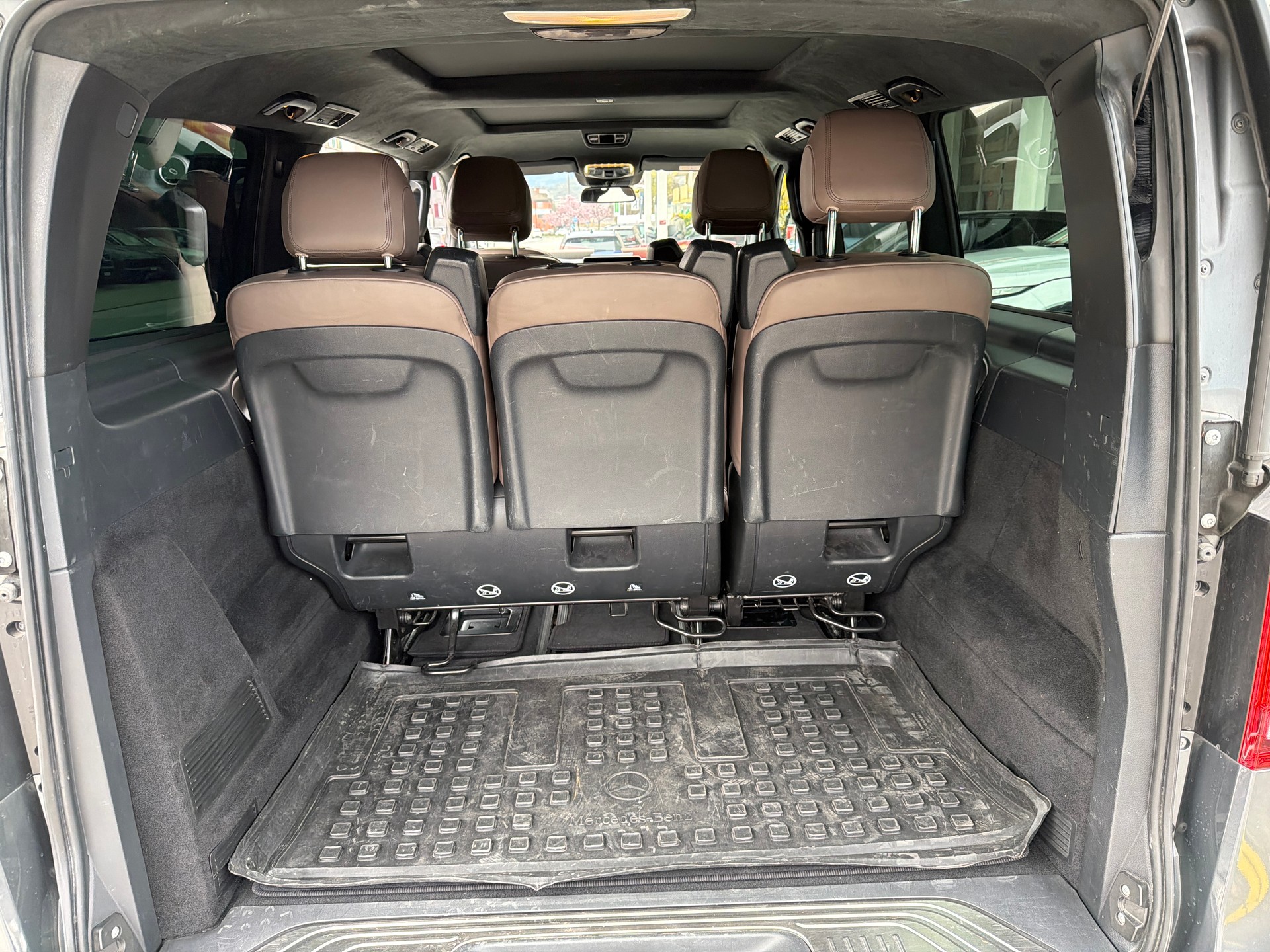MERCEDES-BENZ V 300 d lang Exclusive 4Matic 9G-Tronic-image-17