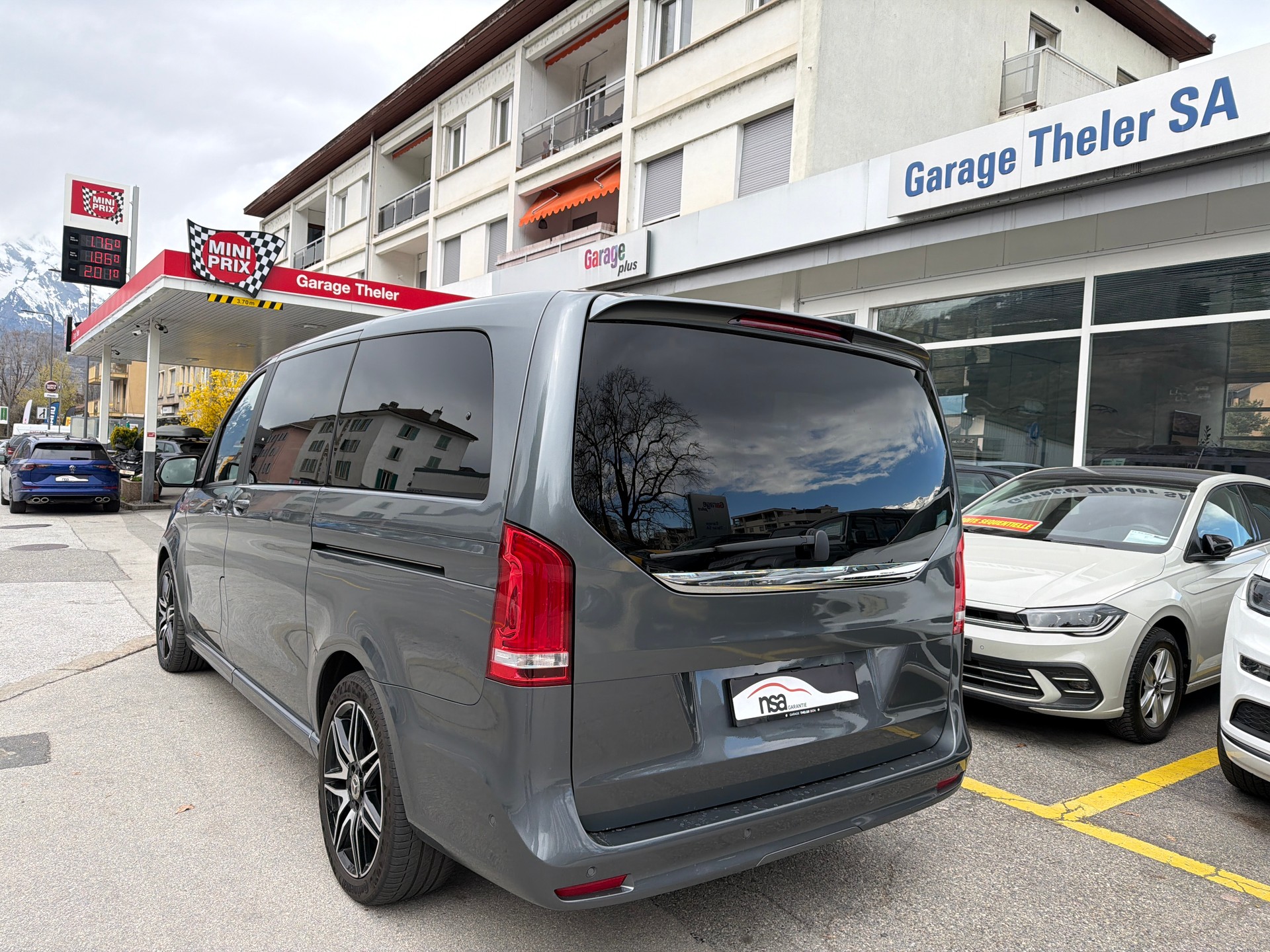 MERCEDES-BENZ V 300 d lang Exclusive 4Matic 9G-Tronic-image-5