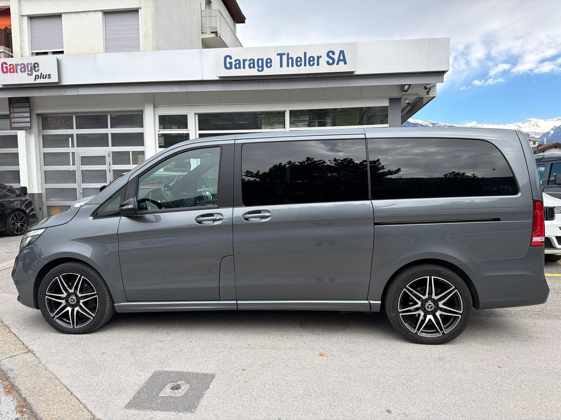 MERCEDES-BENZ V 300 d lang Exclusive 4Matic 9G-Tronic-image-4