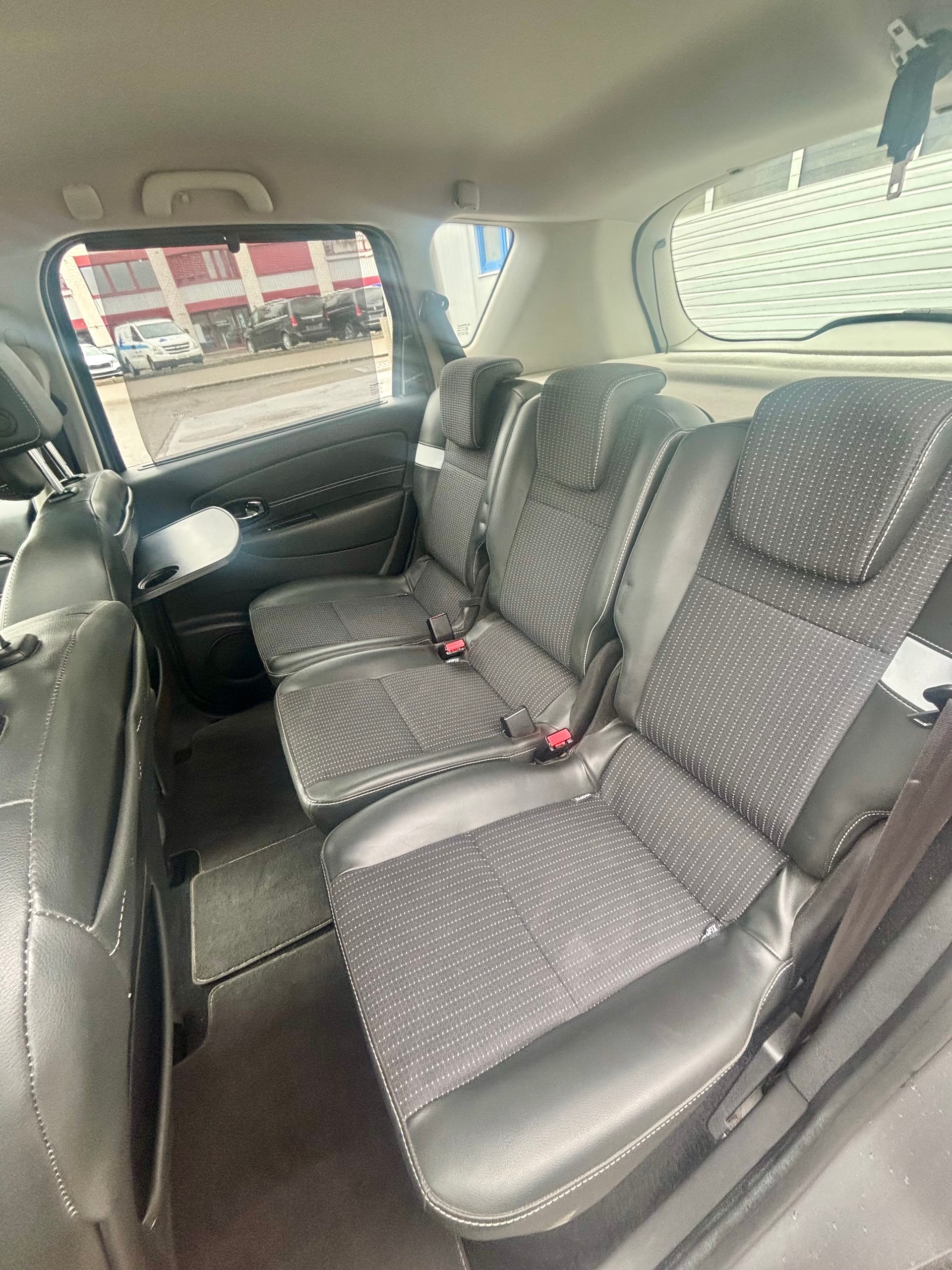 RENAULT Scénic 2.0 16V Dynamique X-Tronic CVT-image-10
