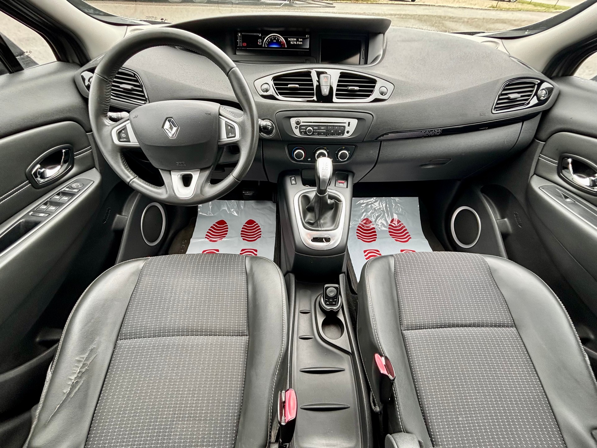 RENAULT Scénic 2.0 16V Dynamique X-Tronic CVT-image-6
