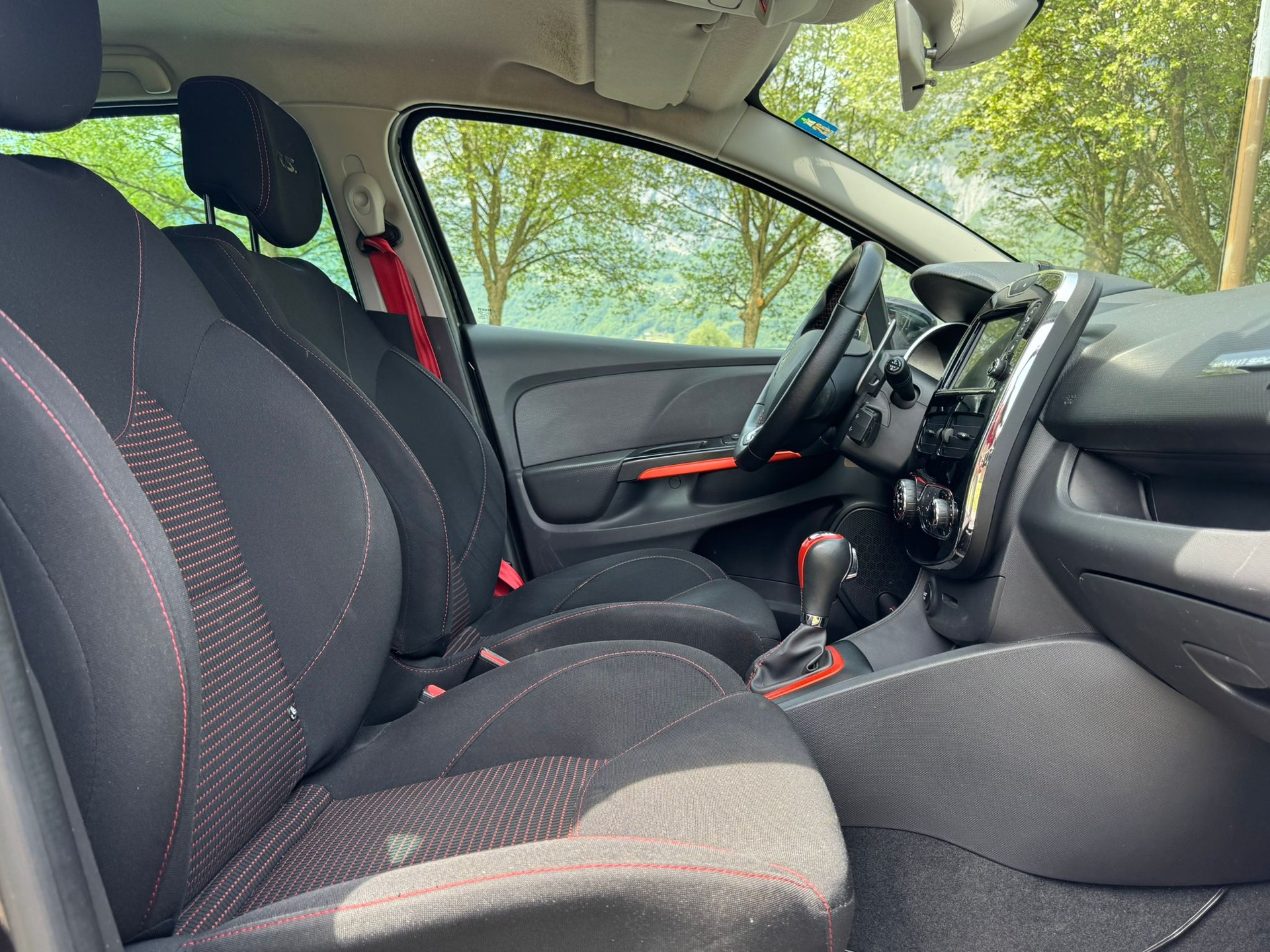 RENAULT Clio 1.6 T RS 200 EDC-image-14