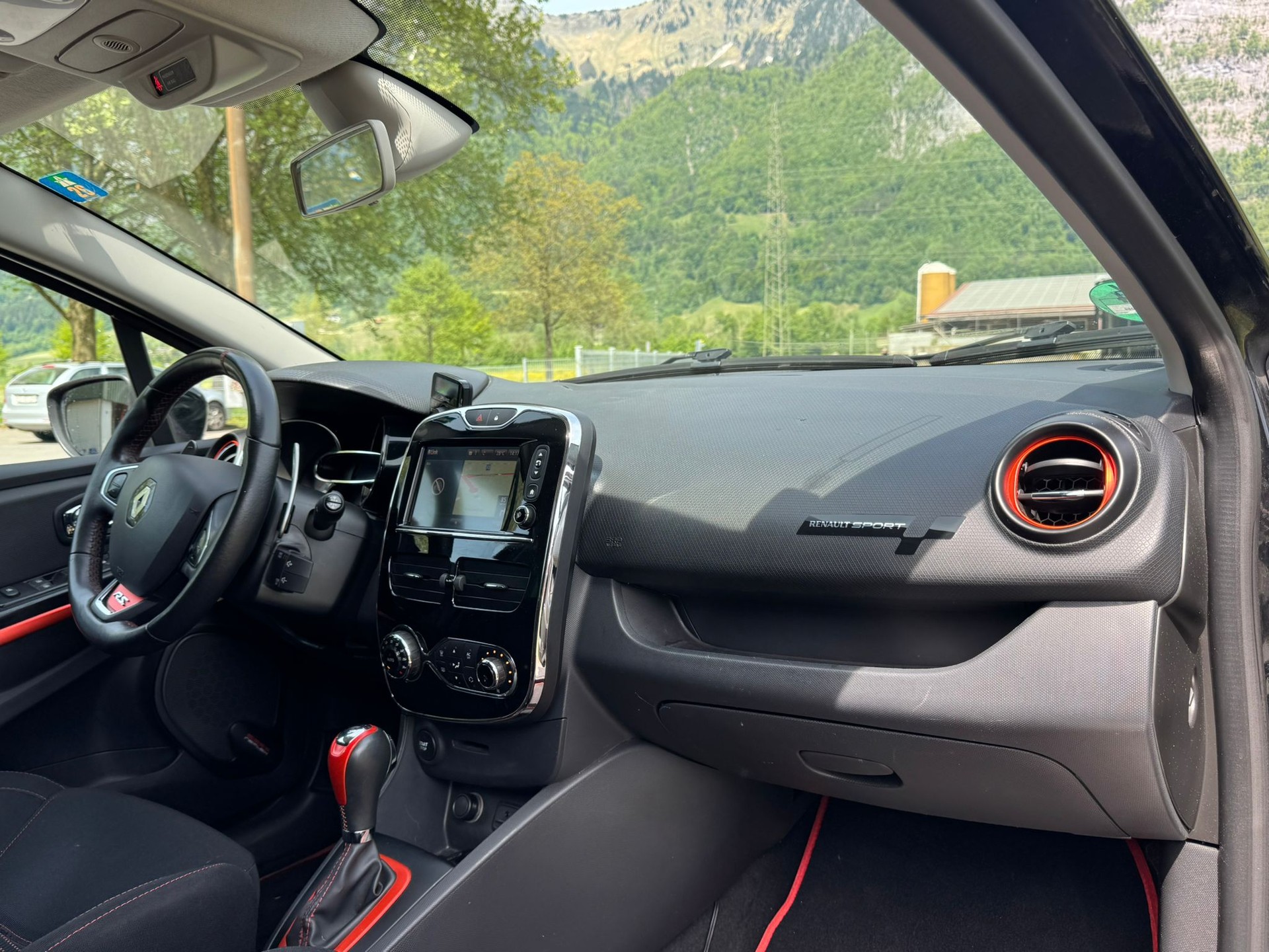 RENAULT Clio 1.6 T RS 200 EDC-image-13