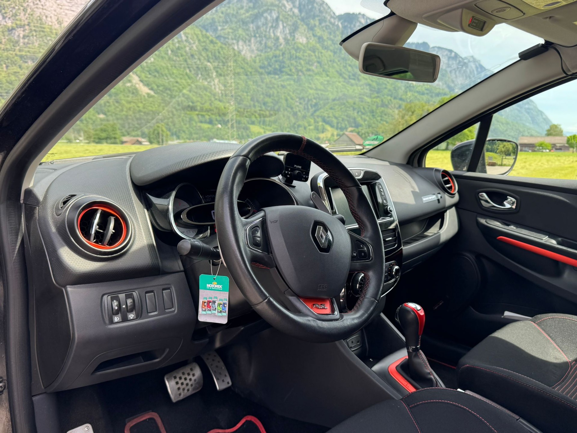 RENAULT Clio 1.6 T RS 200 EDC-image-15
