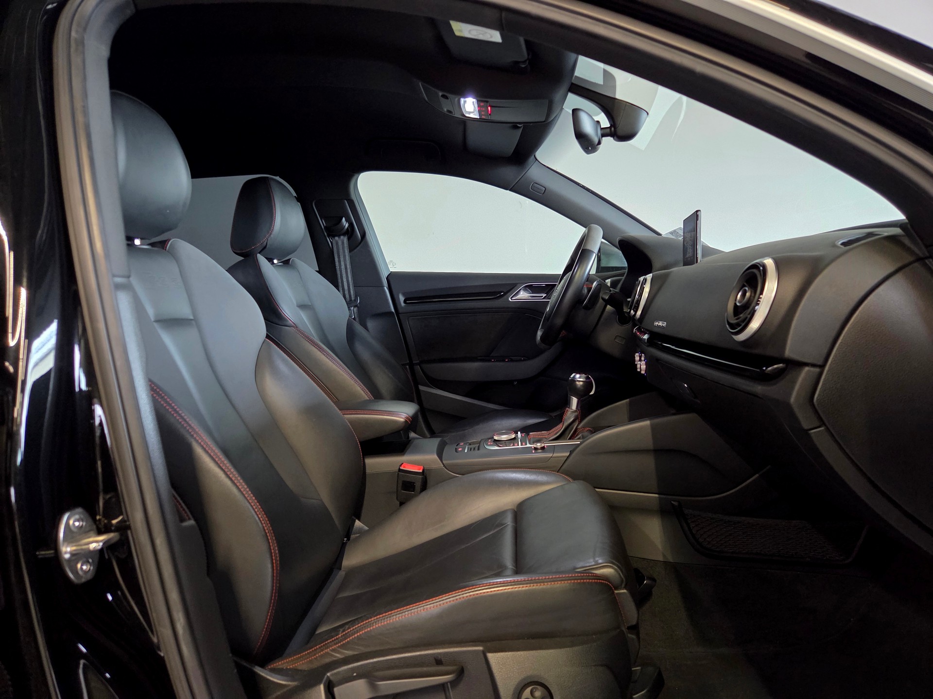 AUDI RS3 Sportback 2.5 T FSI quattro S-Tronic-image-17