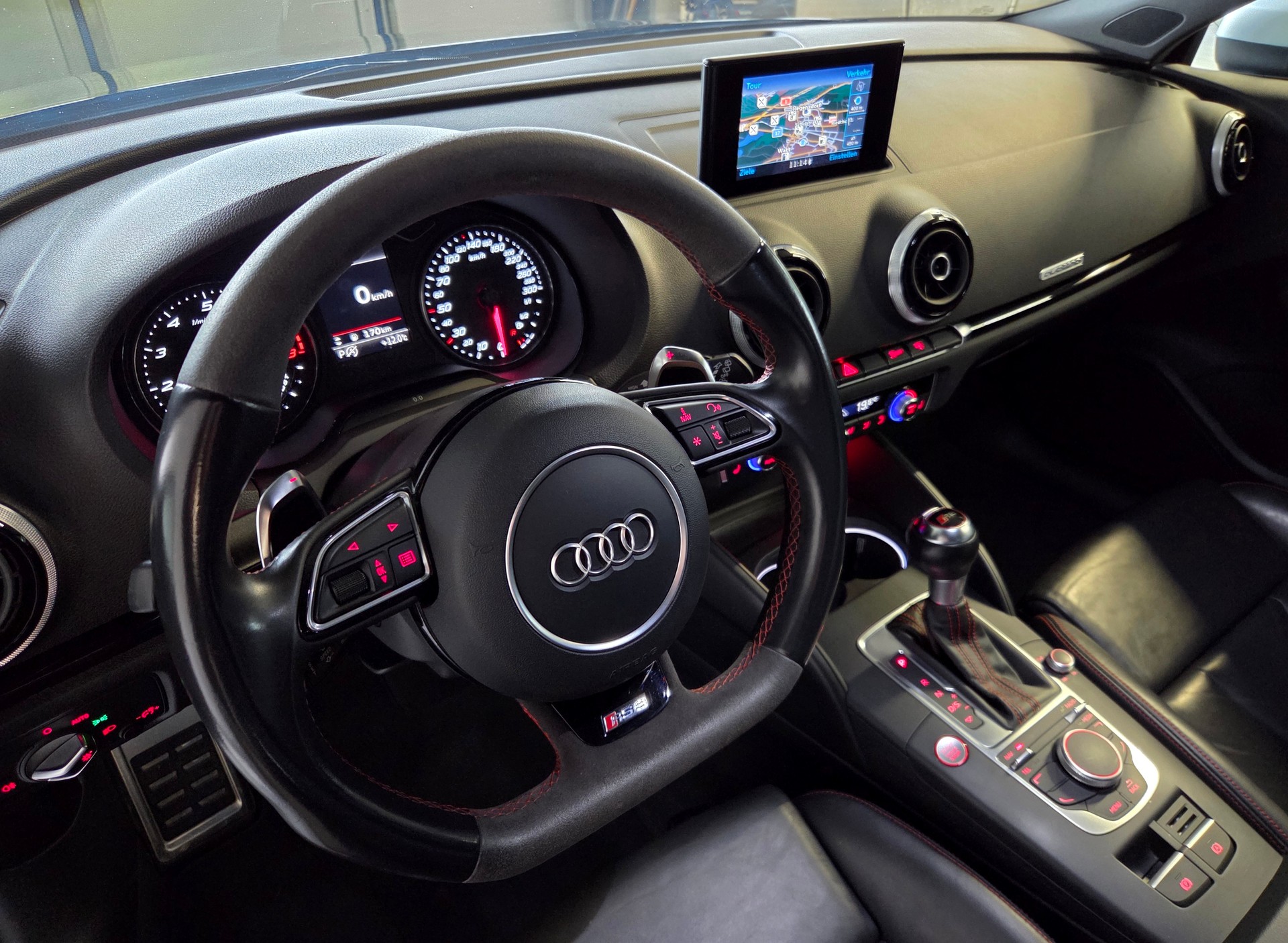 AUDI RS3 Sportback 2.5 T FSI quattro S-Tronic-image-9