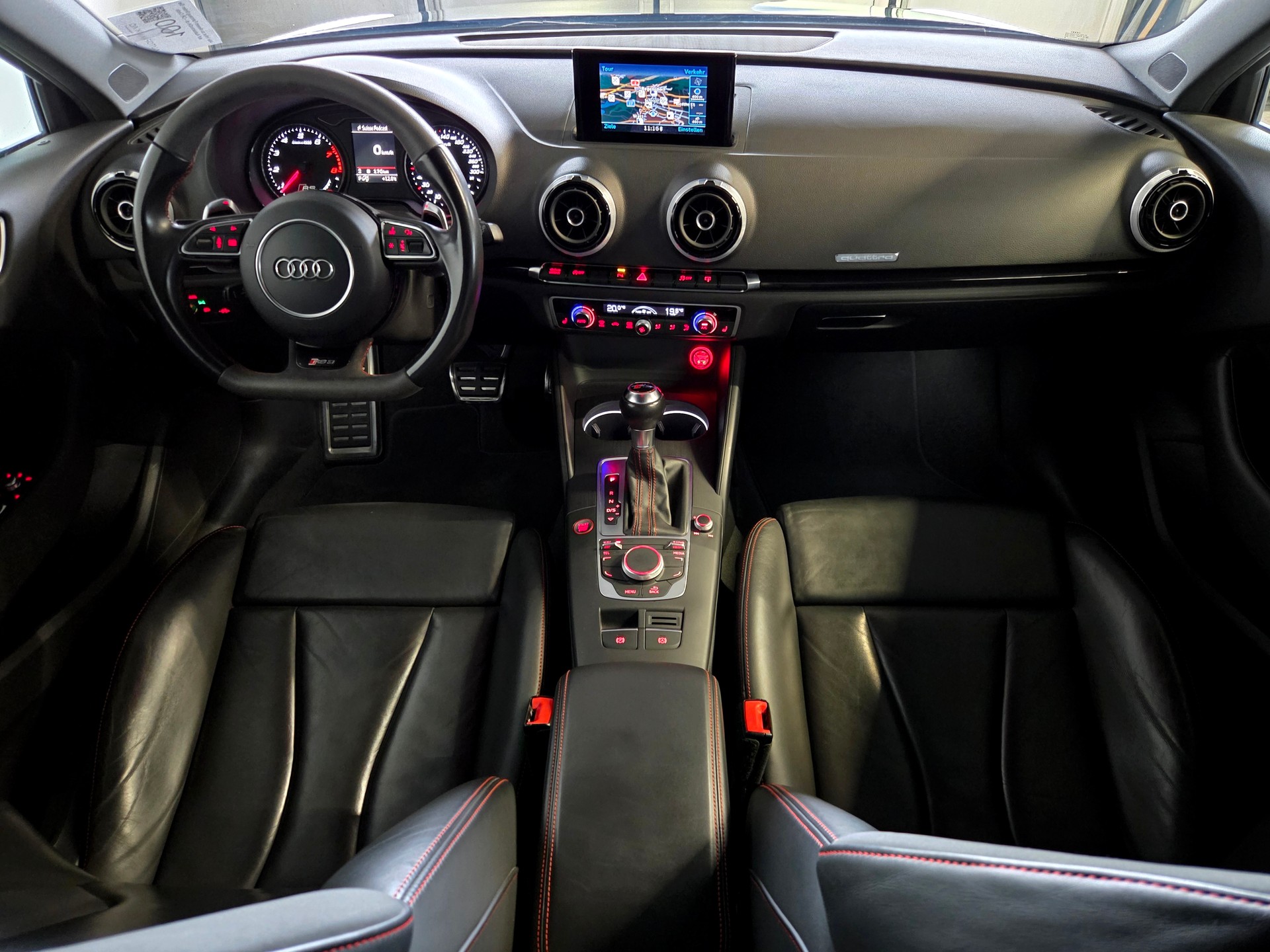 AUDI RS3 Sportback 2.5 T FSI quattro S-Tronic-image-5