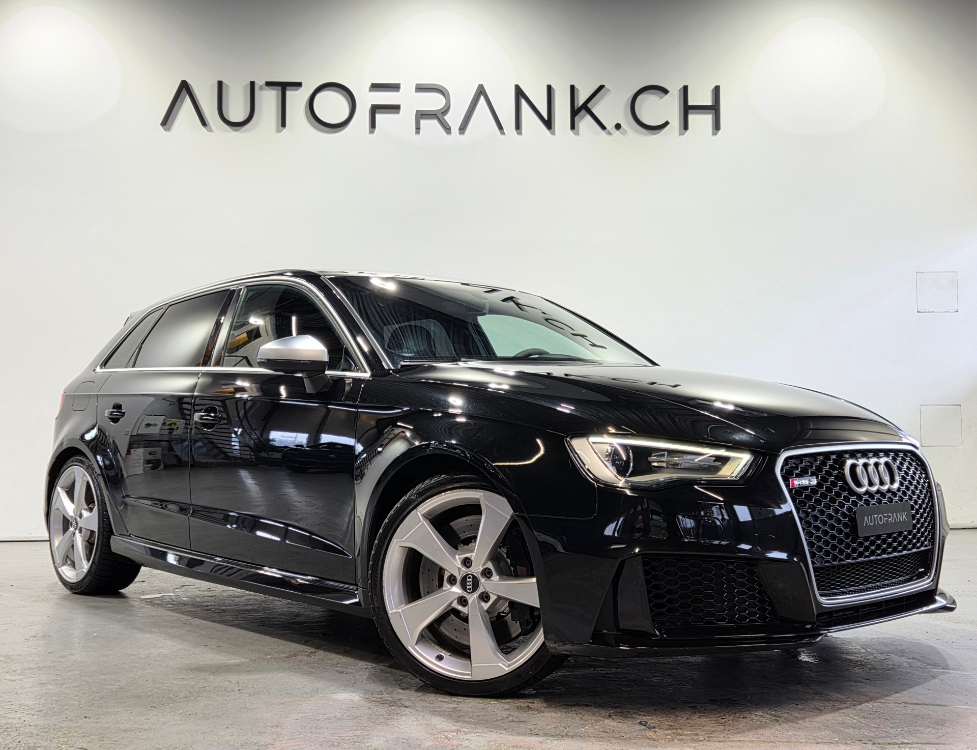 AUDI RS3 Sportback 2.5 T FSI quattro S-Tronic-image-13