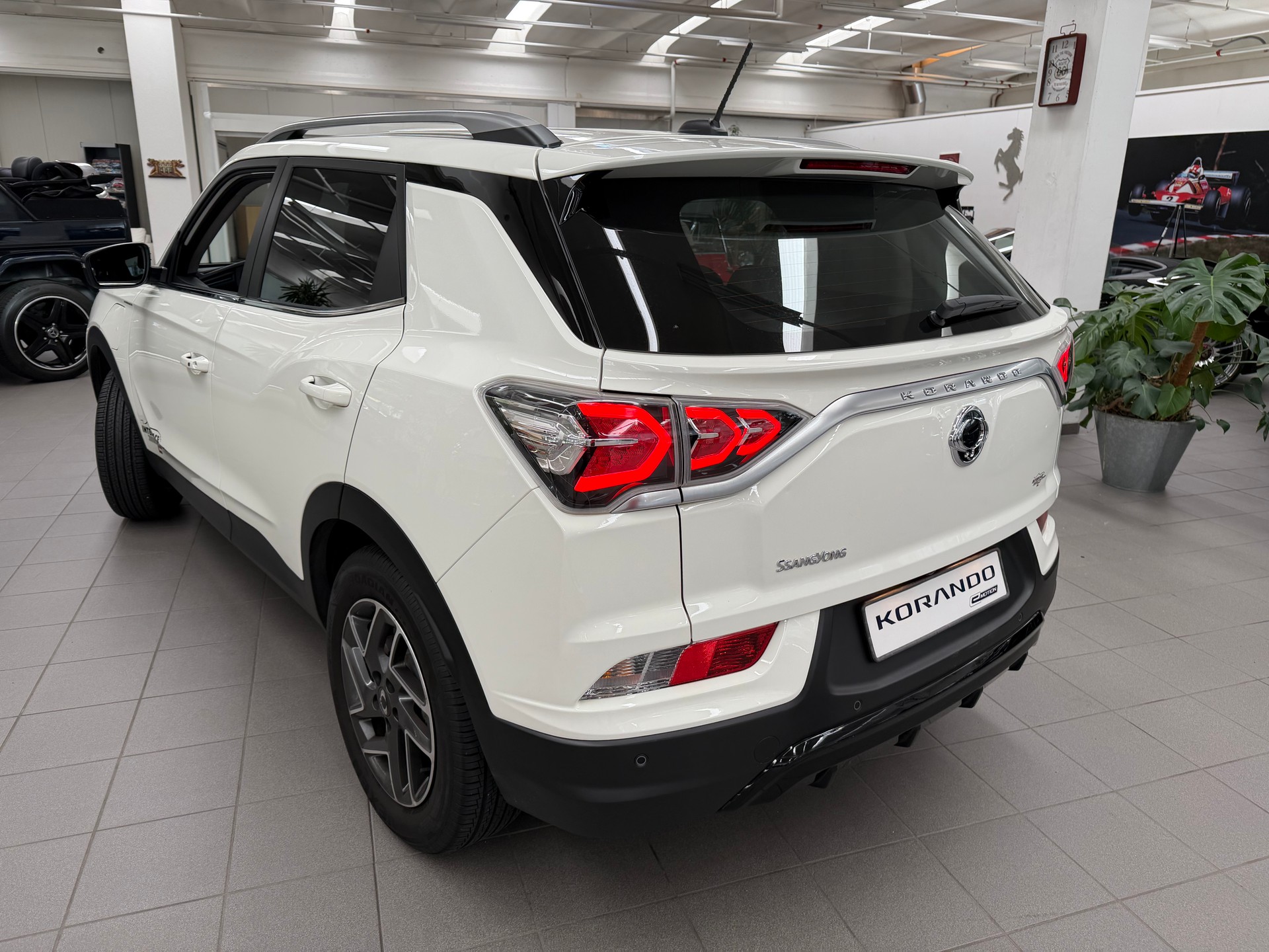 KGM-SsangYong Korando eMotion Titanium-image-2