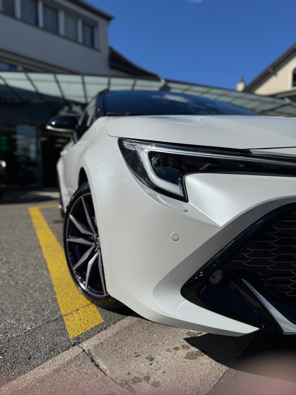 TOYOTA Corolla Touring Sports 2.0 HSD GR-Sport e-CVT-image-4