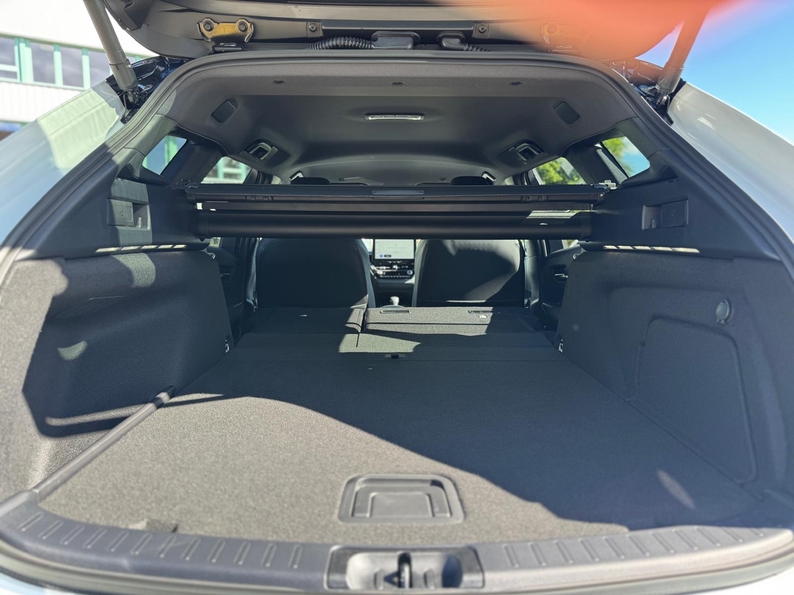 TOYOTA Corolla Touring Sports 2.0 HSD GR-Sport e-CVT-image-16