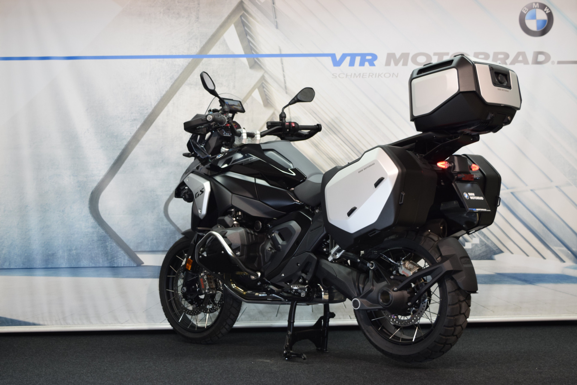 BMW R 1300 GS Triple Black inkl. Navi, Koffer & Topcase-image-3