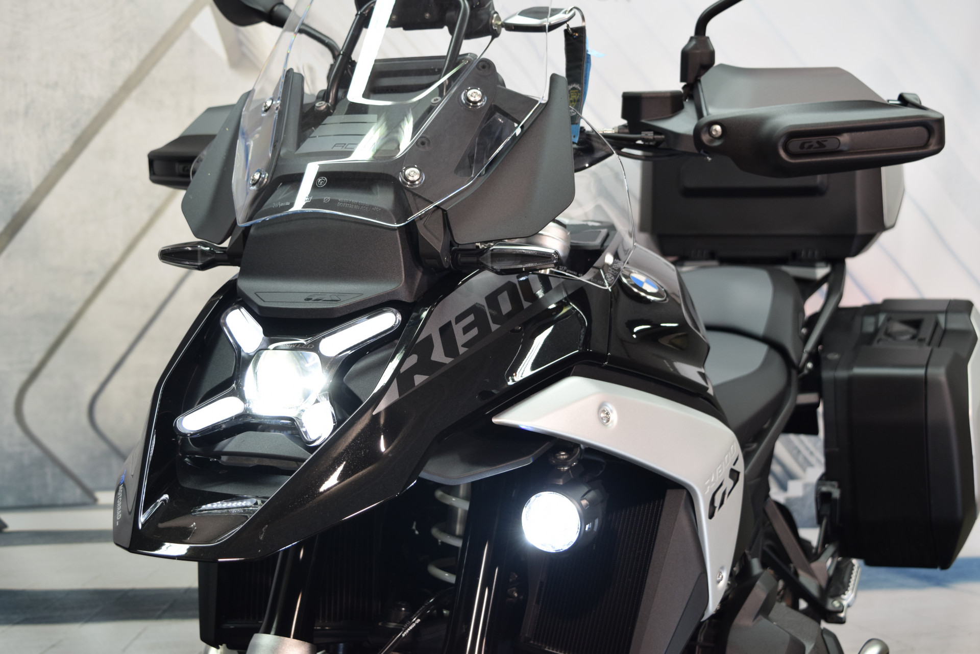 BMW R 1300 GS Triple Black inkl. Navi, Koffer & Topcase-image-9