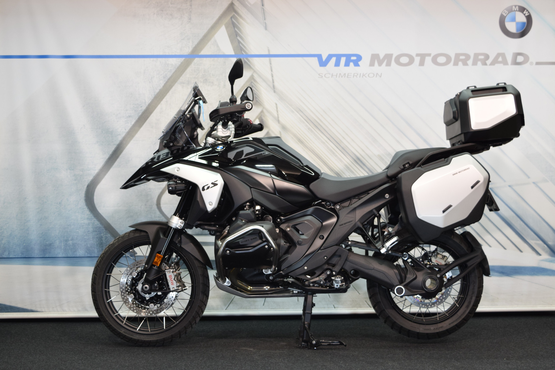 BMW R 1300 GS Triple Black inkl. Navi, Koffer & Topcase-image-4