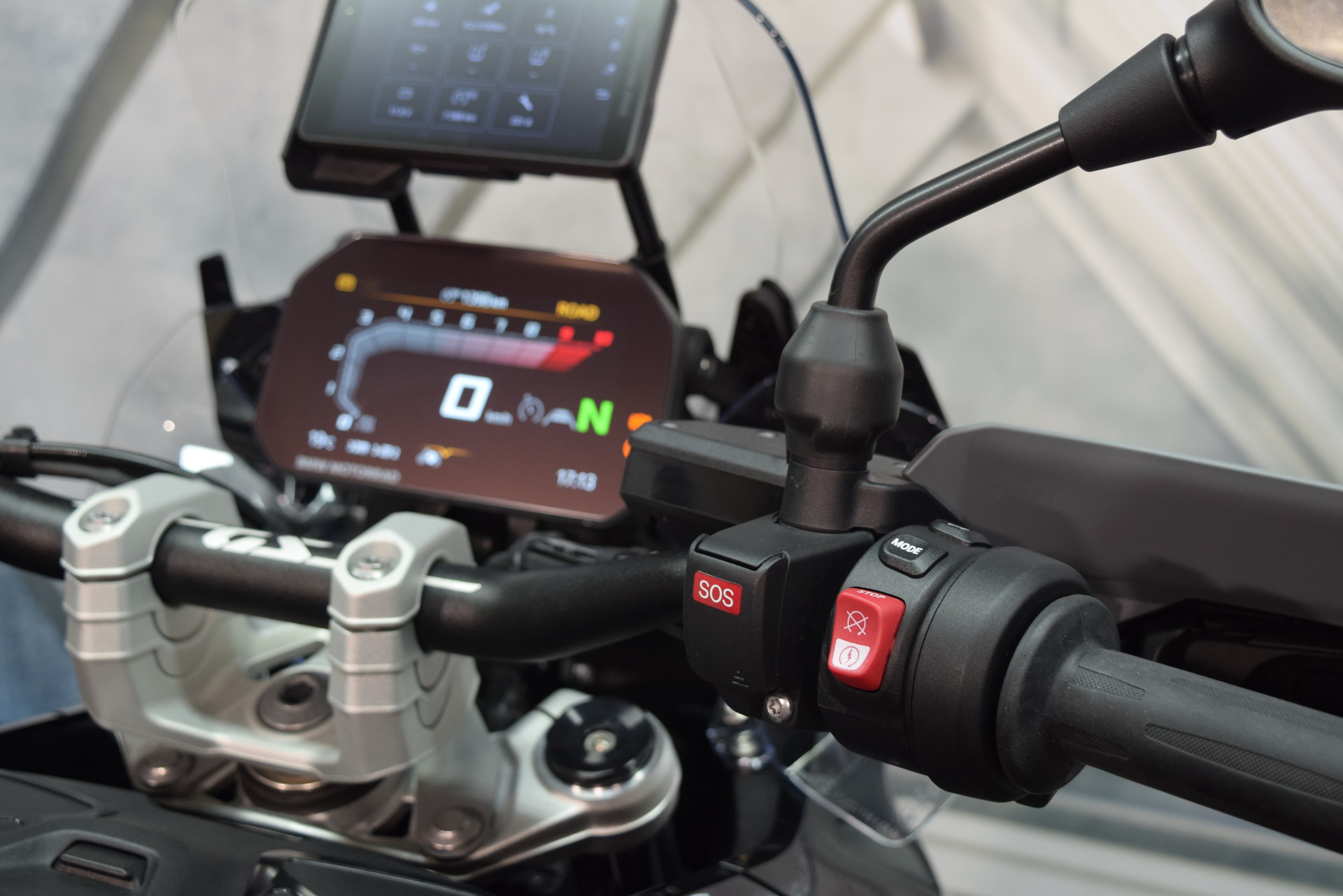 BMW R 1300 GS Triple Black inkl. Navi, Koffer & Topcase-image-7