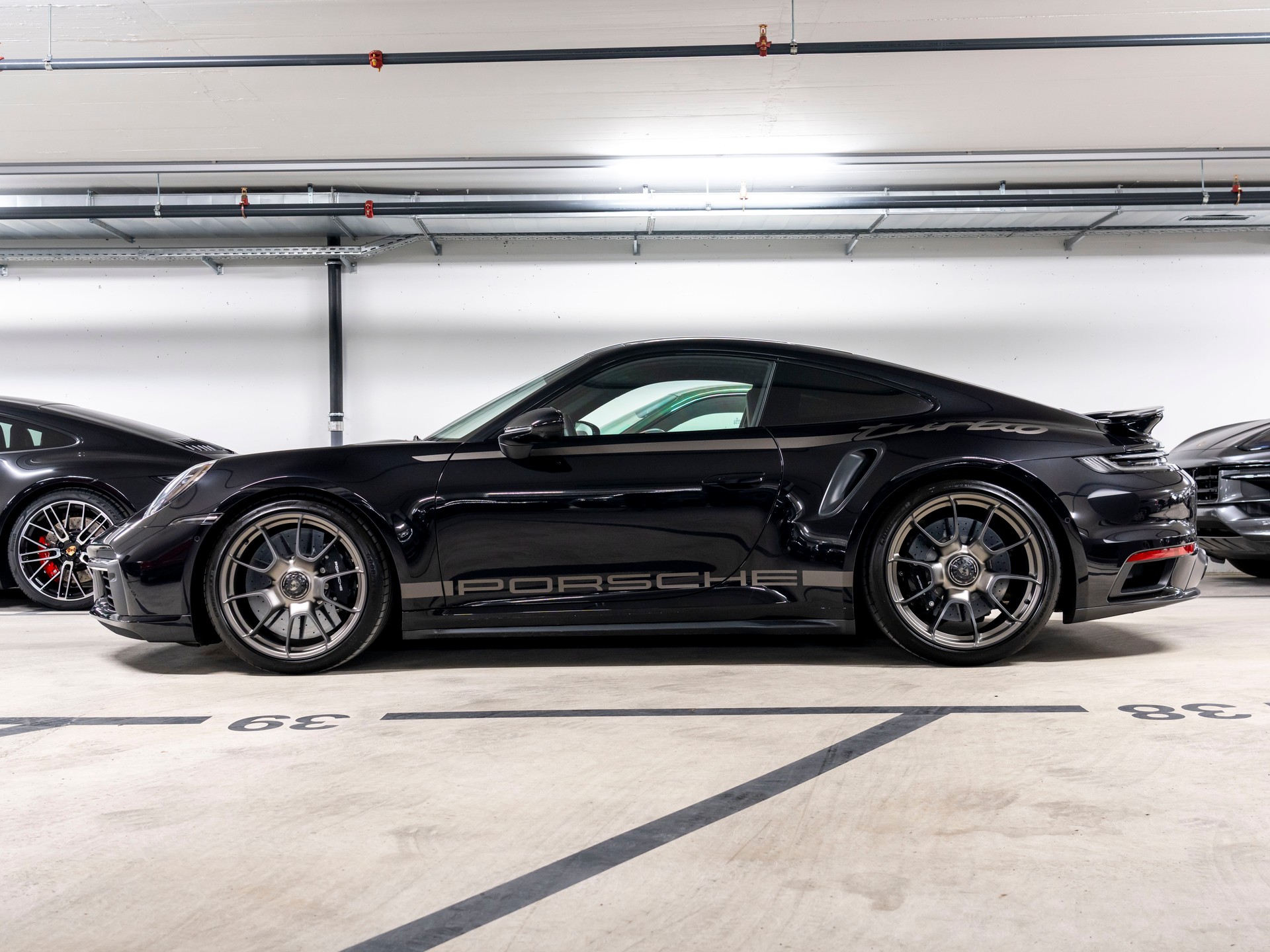 PORSCHE 911 Turbo 50 Jahre-showroom-element-1