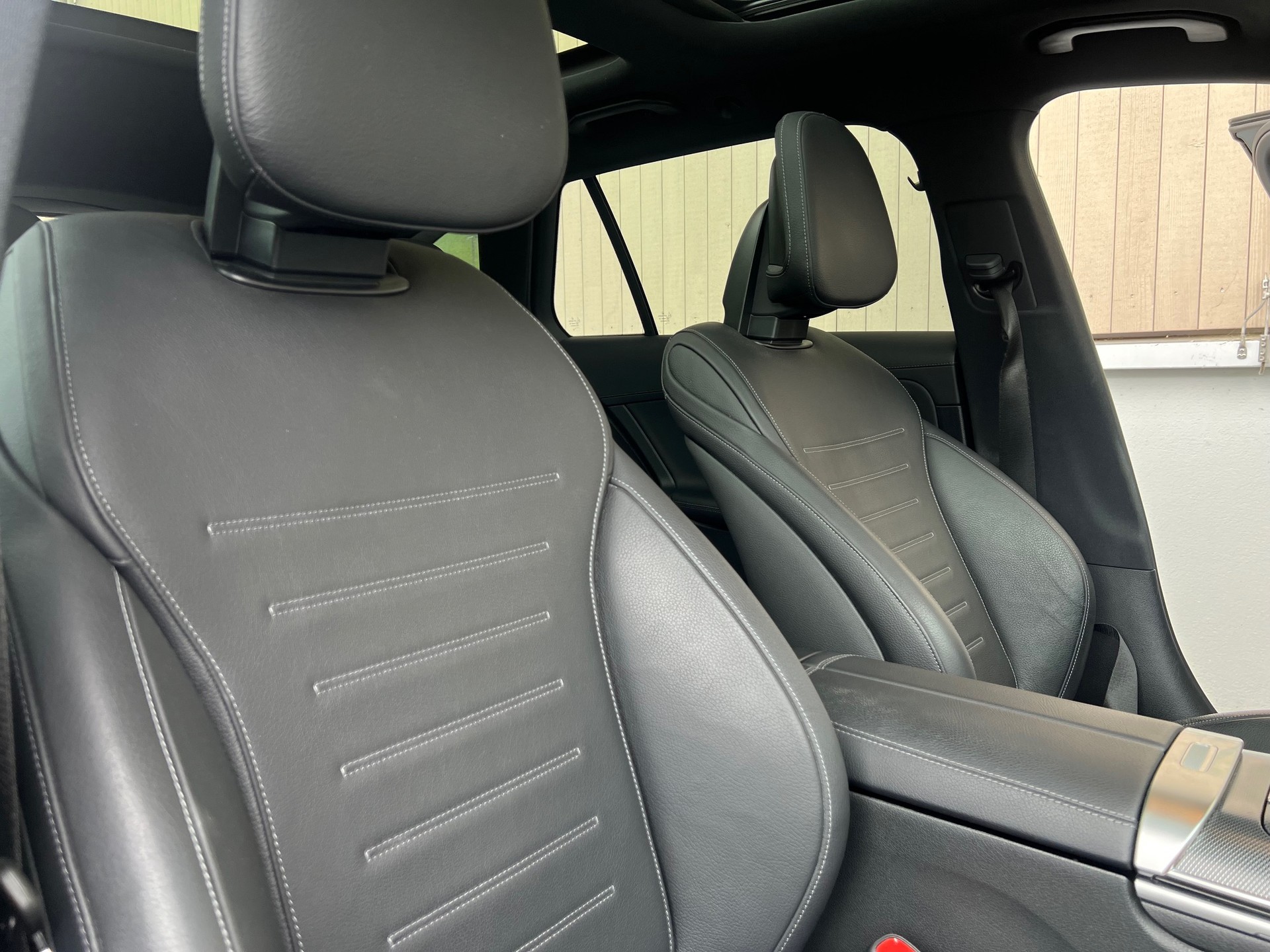 MERCEDES-BENZ C 300 e T AMG Line-image-11