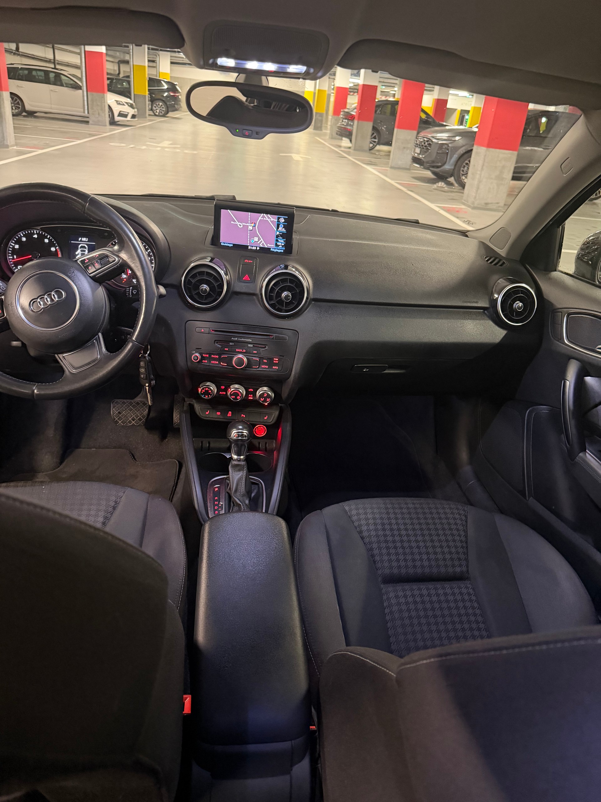 AUDI A1 Sportback 1.4 TFSI Attraction S-tronic-image-10