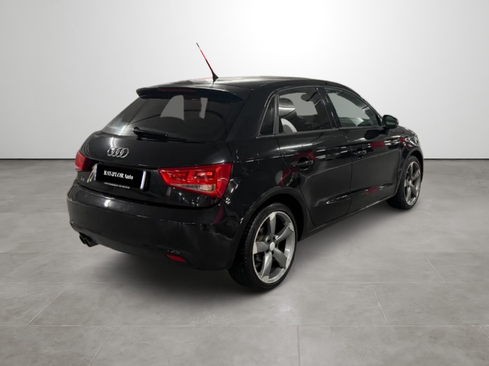 AUDI A1 Sportback 1.4 TFSI Attraction S-tronic-image-3