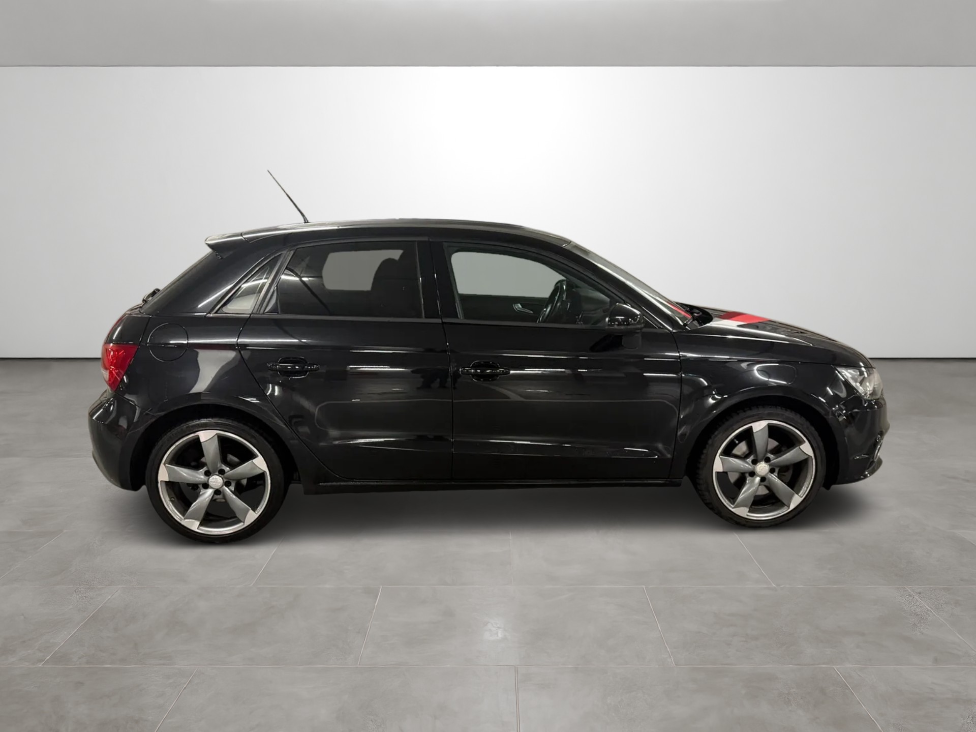 AUDI A1 Sportback 1.4 TFSI Attraction S-tronic-image-7