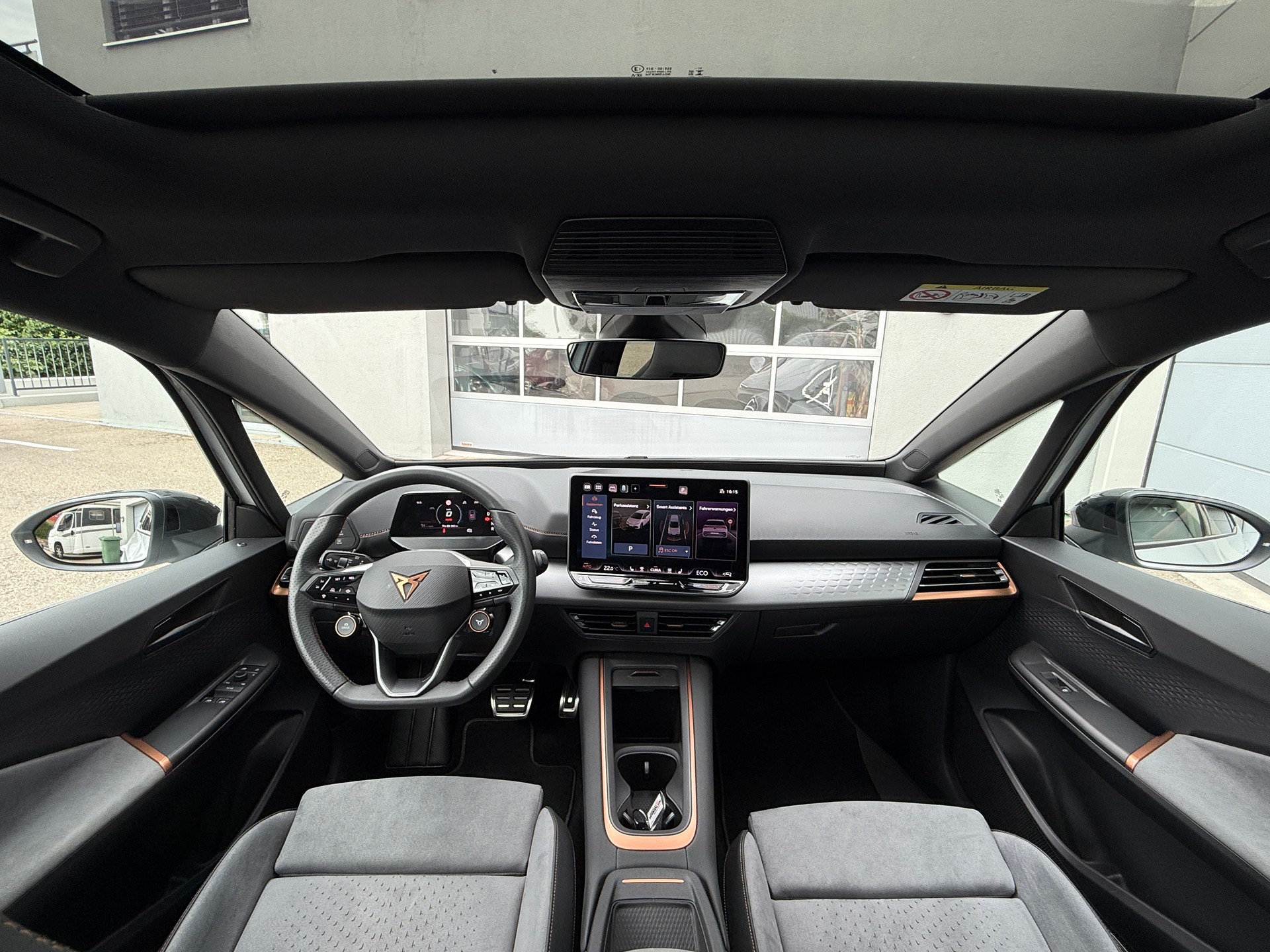 CUPRA Born 77 kWh e-Boost mit Wärmepumpe & Panoramadach (Modelljahr 2025)-showroom-element-2