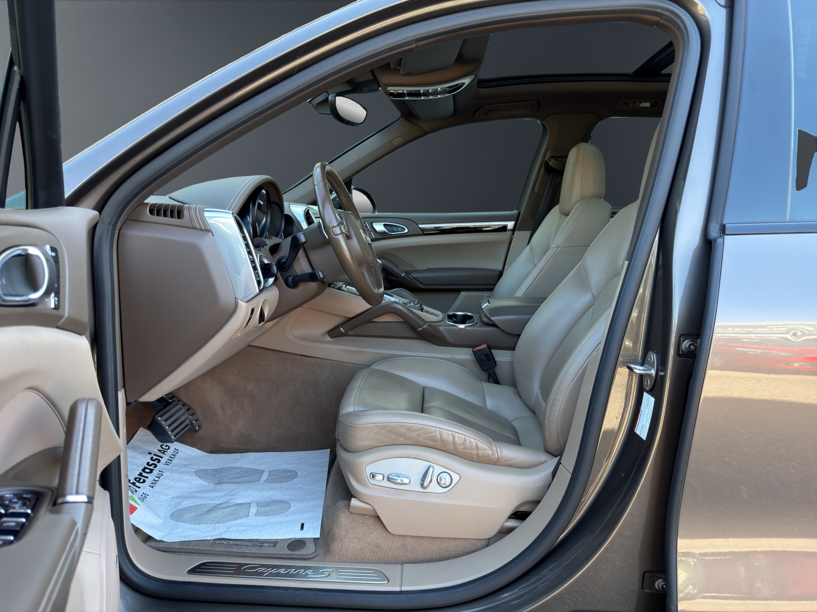 PORSCHE Cayenne S-image-15