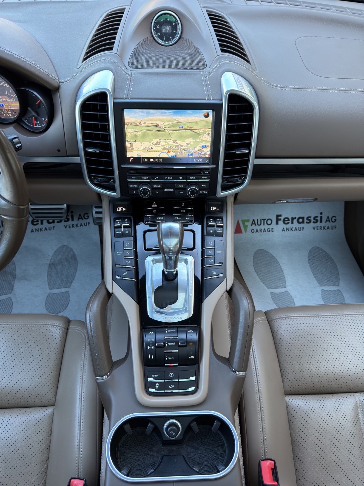 PORSCHE Cayenne S-image-18