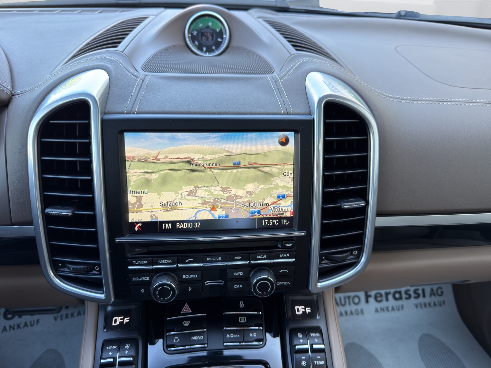 PORSCHE Cayenne S-image-25