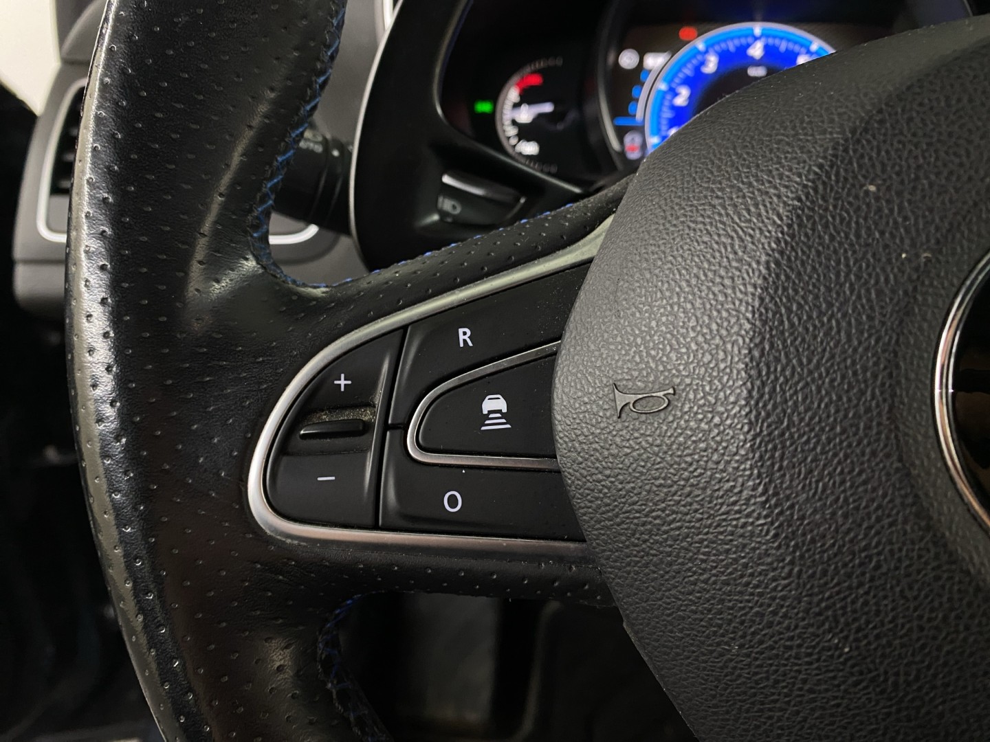 RENAULT Mégane Grandtour 1.6 16V Turbo 90th Anniversary-image-13