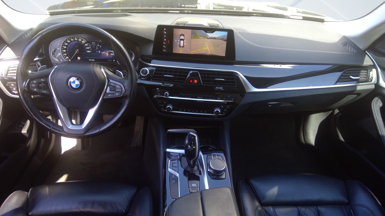 BMW 520d xDrive Touring Sport Line Steptronic-showroom-element-3