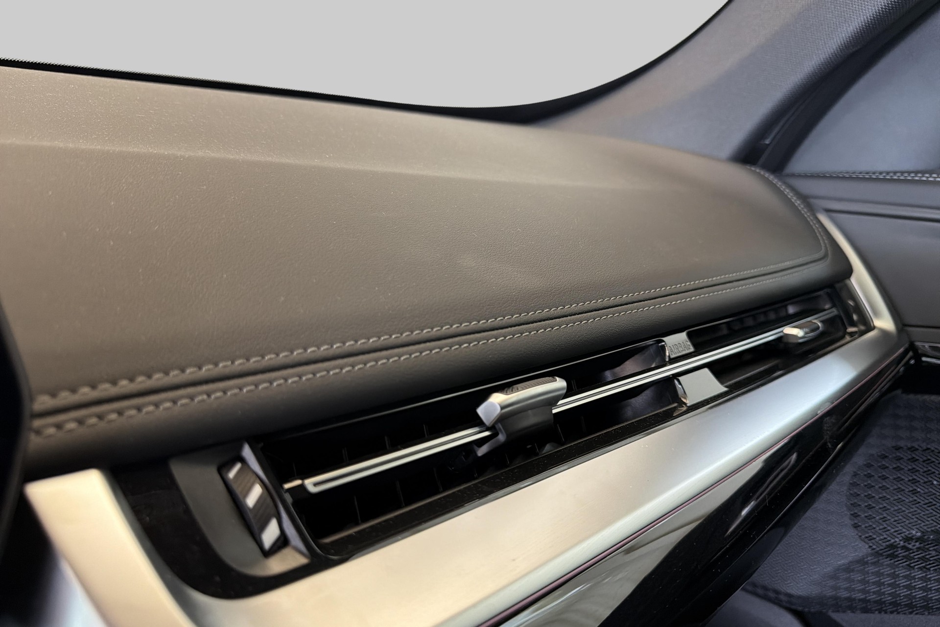 BMW X1 xDrive 23i 48V M Sport Pro-image-26