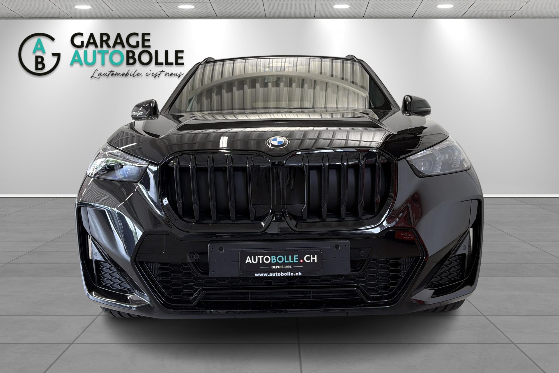 BMW X1 xDrive 23i 48V M Sport Pro-showroom-element-1