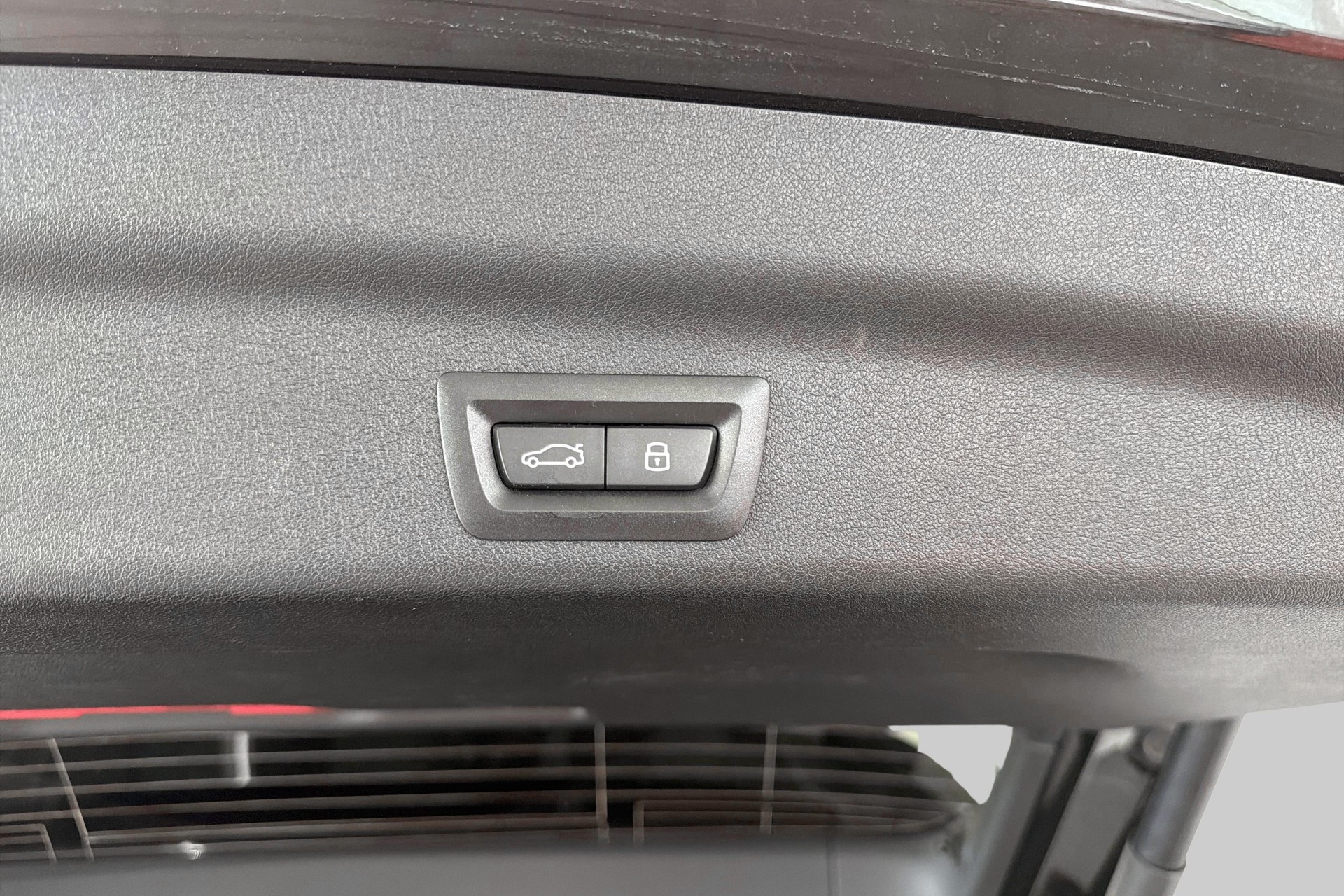 BMW X1 xDrive 23i 48V M Sport Pro-image-18