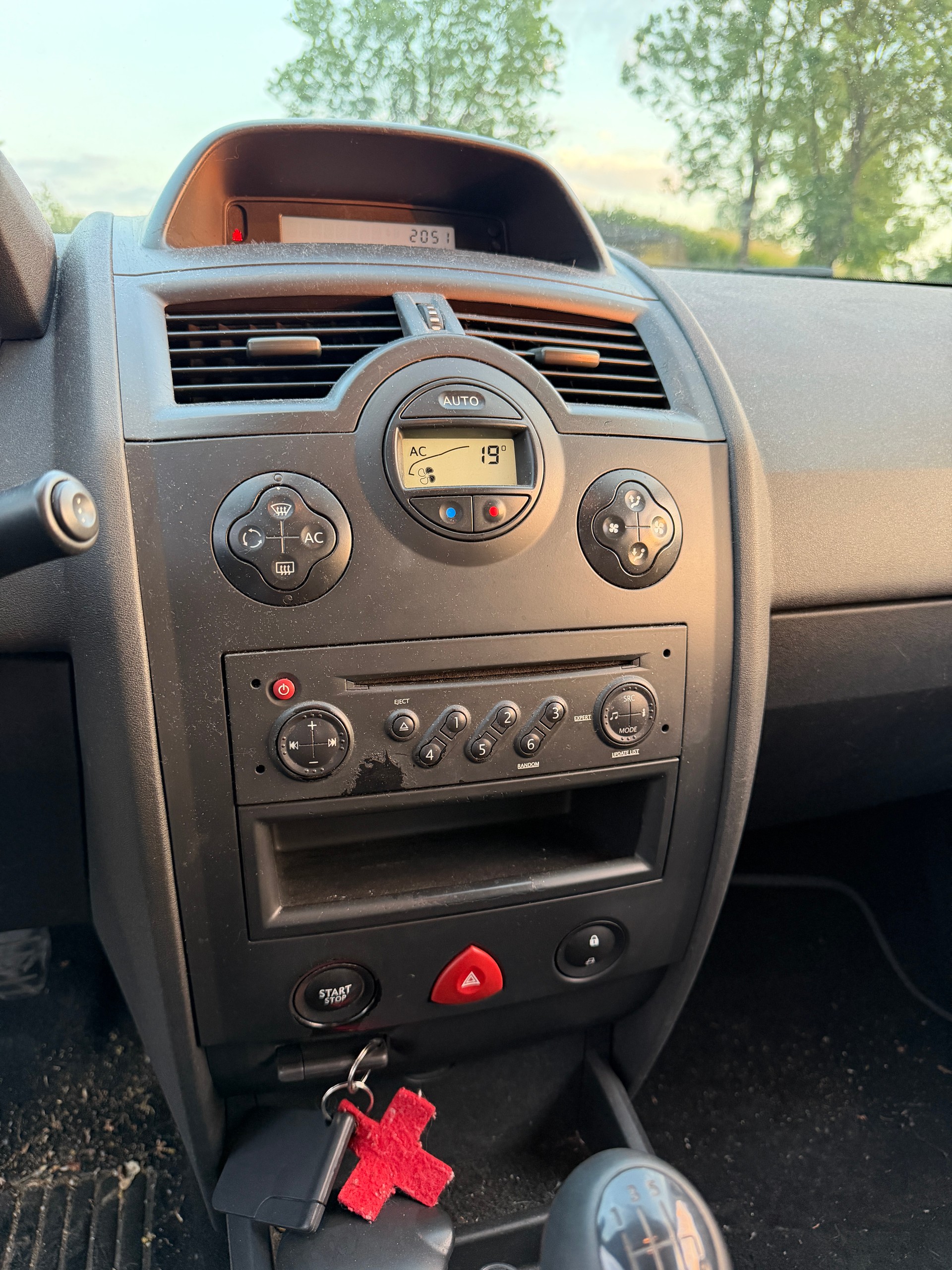RENAULT Mégane Break 2.0 16V Expression-image-10