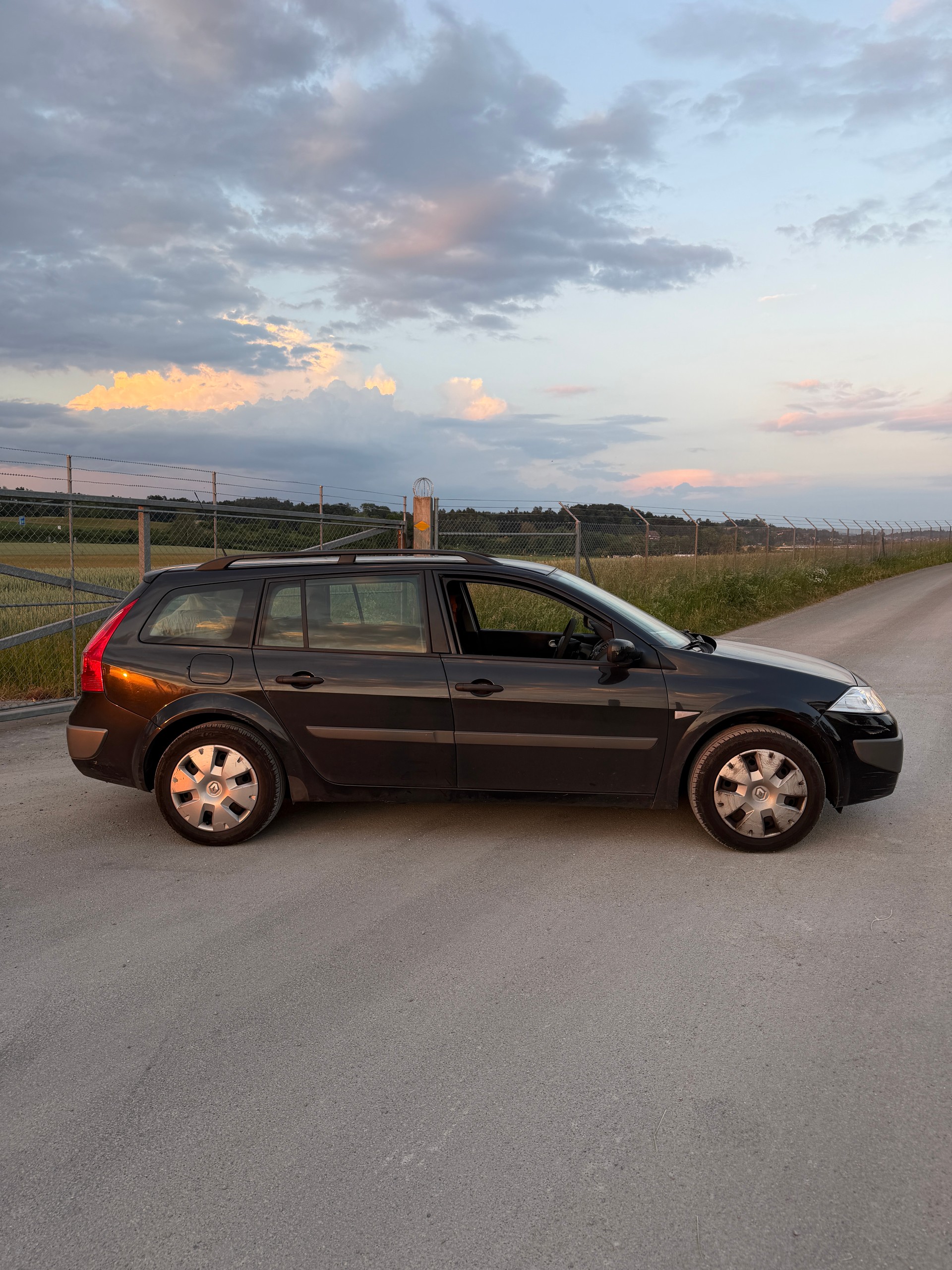 RENAULT Mégane Break 2.0 16V Expression-image-7
