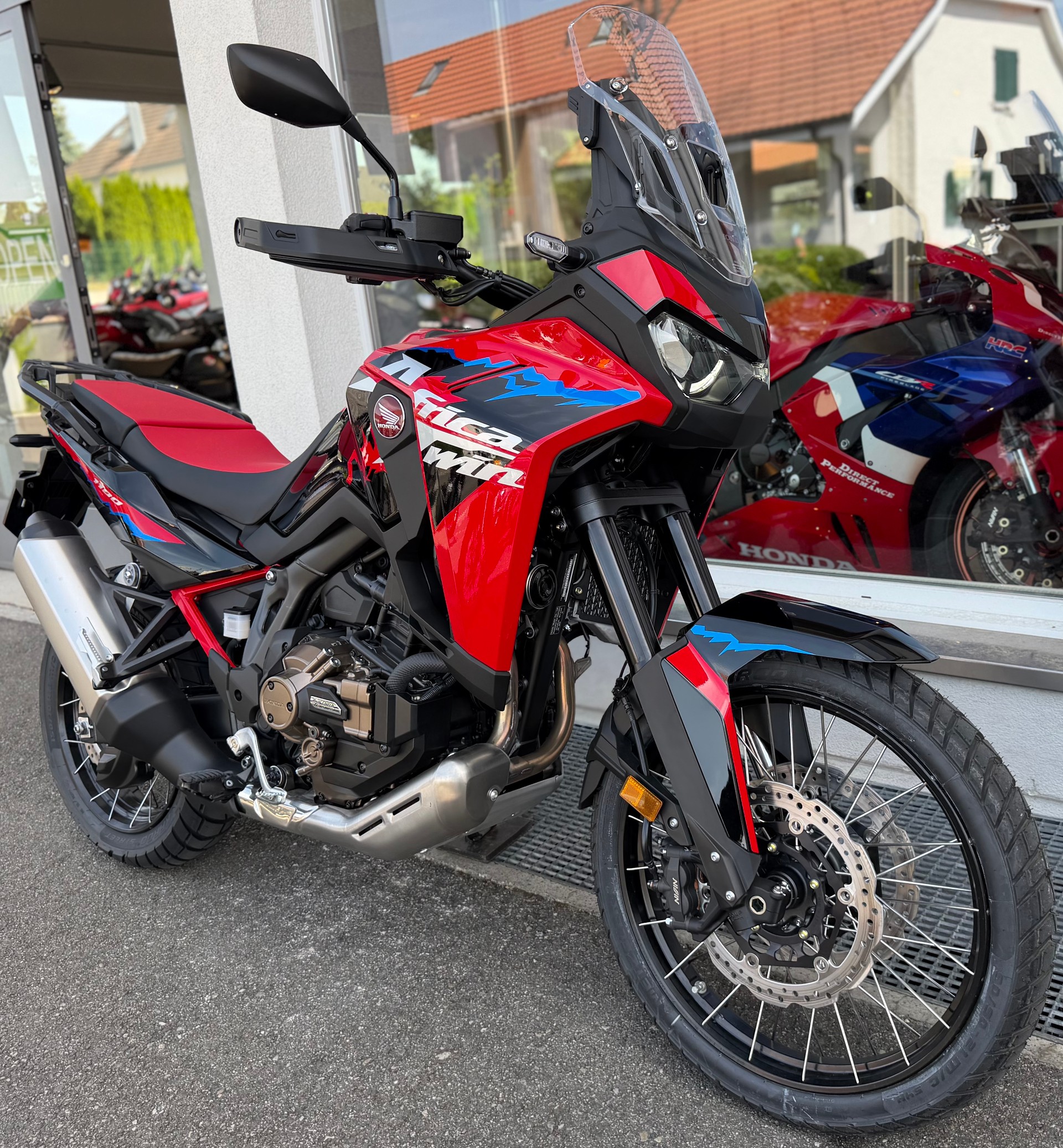 HONDA CRF 1100 DCT Africa Twin-image-9
