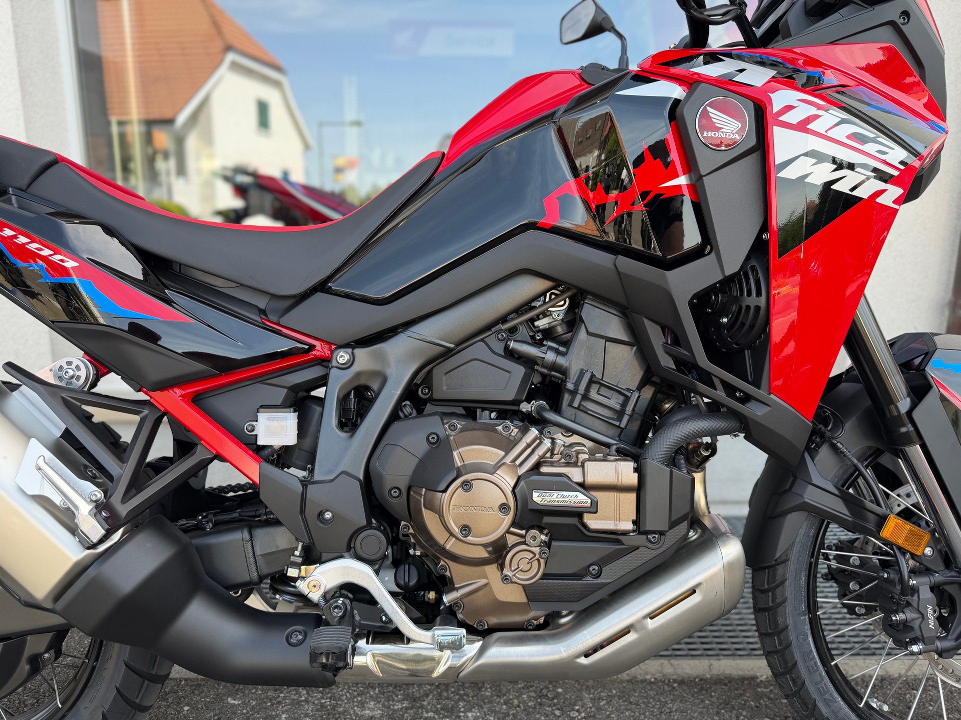 HONDA CRF 1100 DCT Africa Twin-image-6