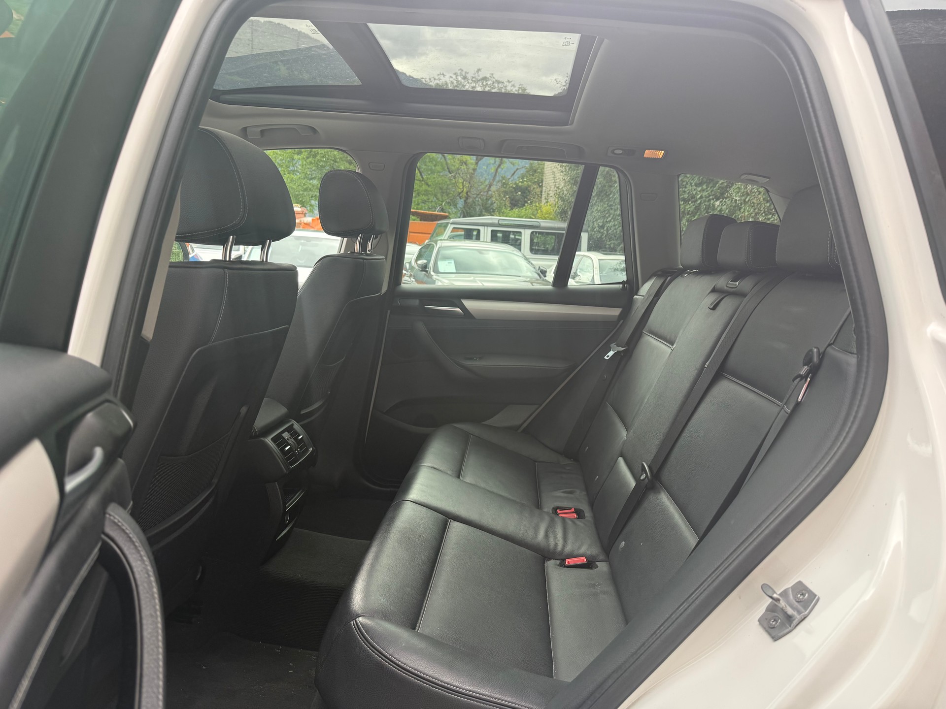 BMW X3 xDrive 20d-image-10