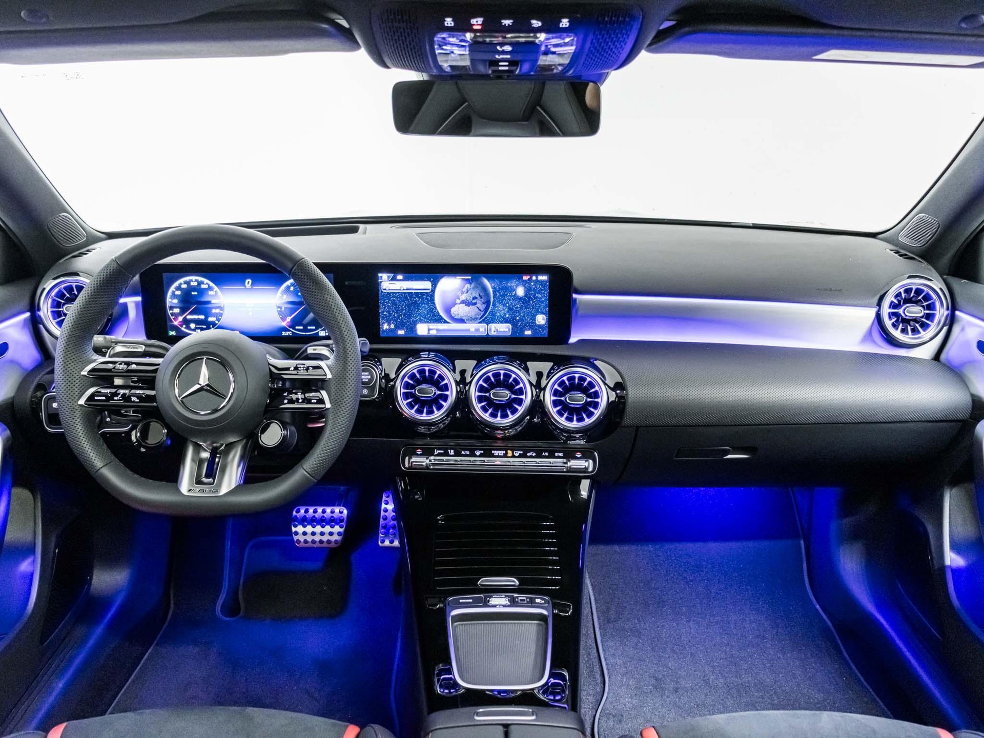 MERCEDES-BENZ A 35 AMG 4MATIC-image-10