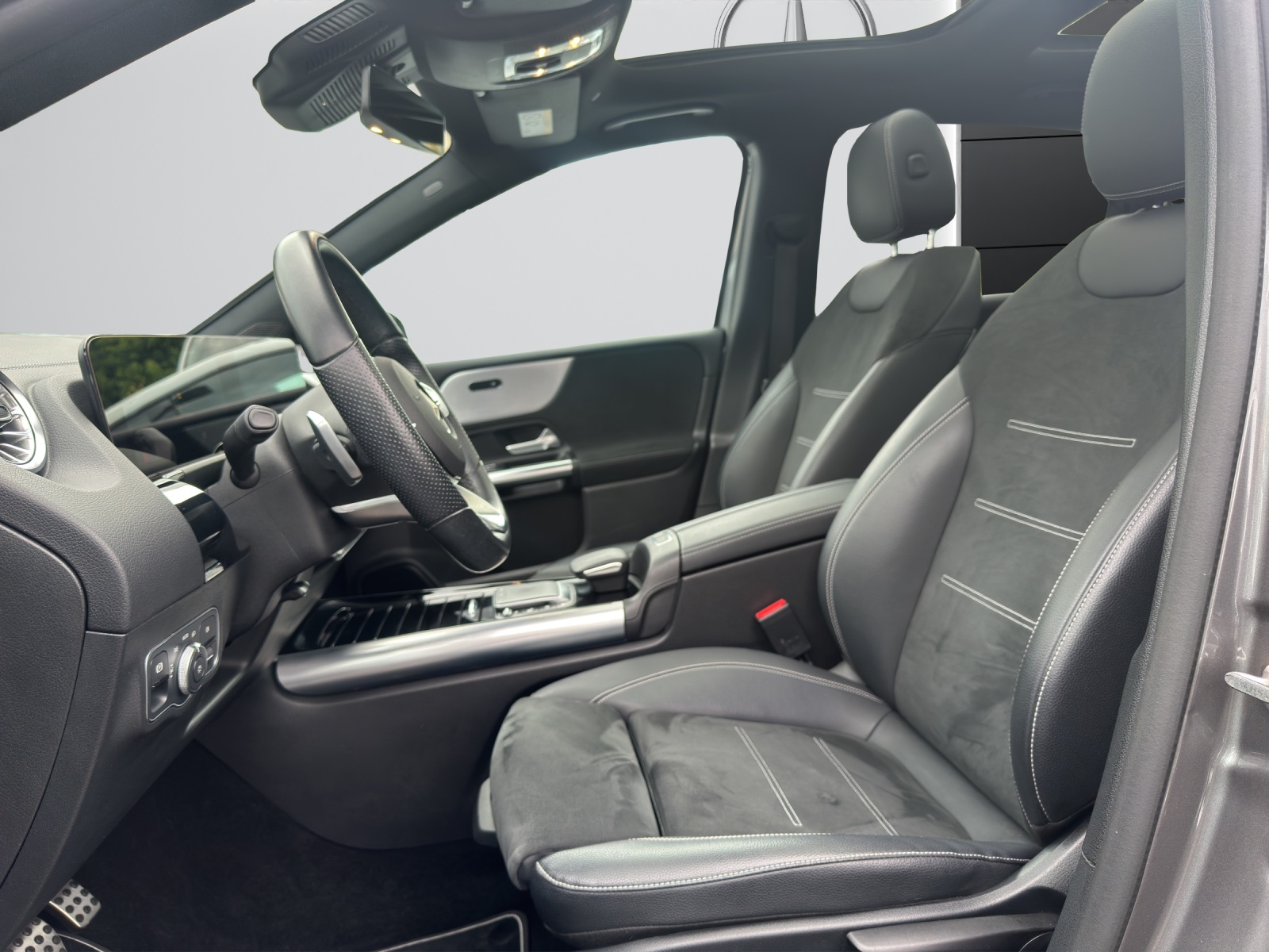 MERCEDES-BENZ B 220 d 4M Swiss Star-image-6