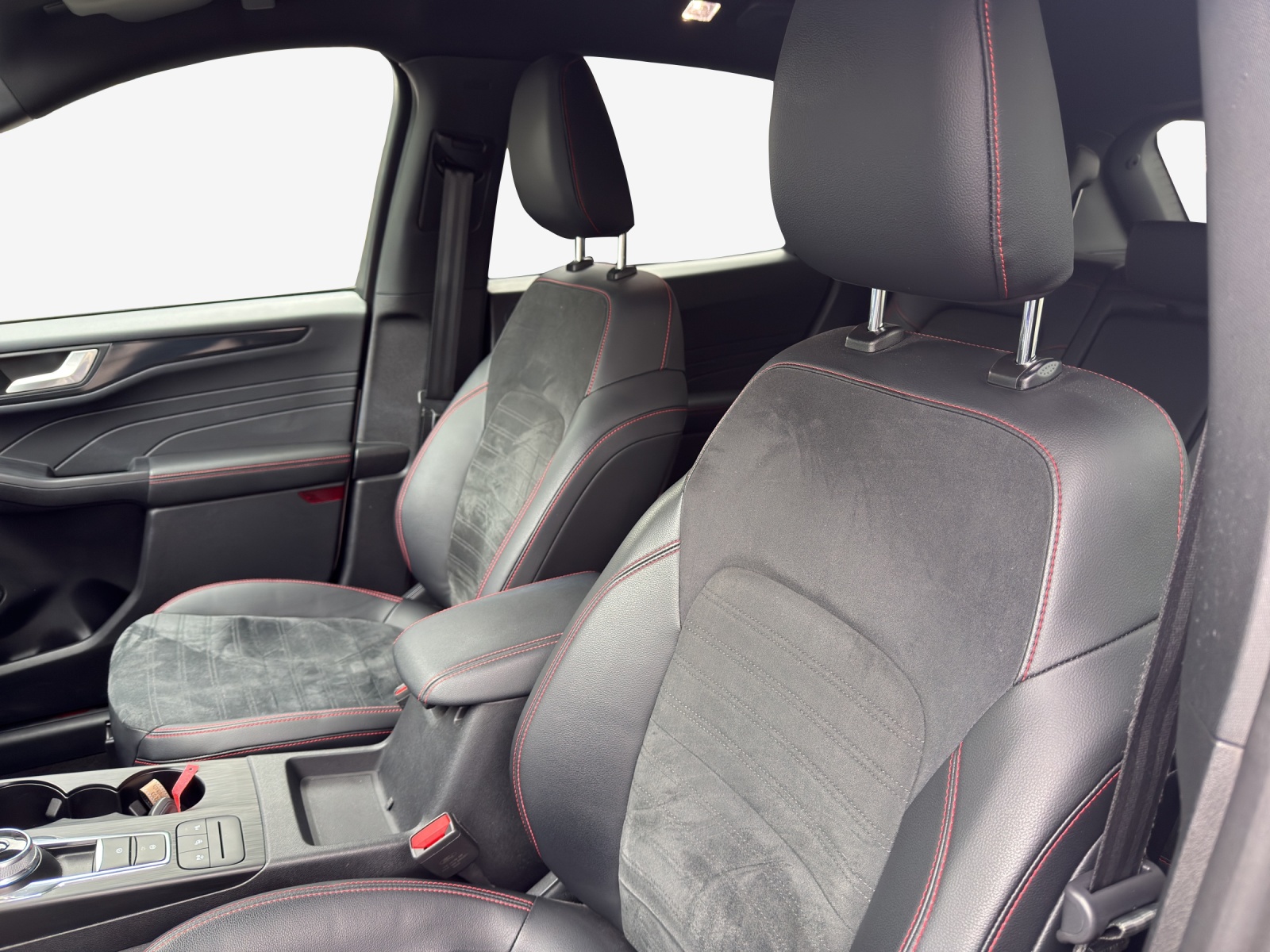 FORD Kuga 2.5 FHEV ST-Line X 4WD-image-13