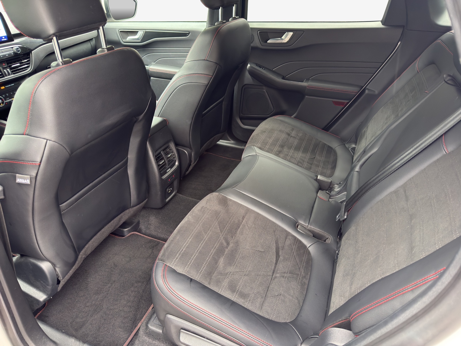 FORD Kuga 2.5 FHEV ST-Line X 4WD-image-11