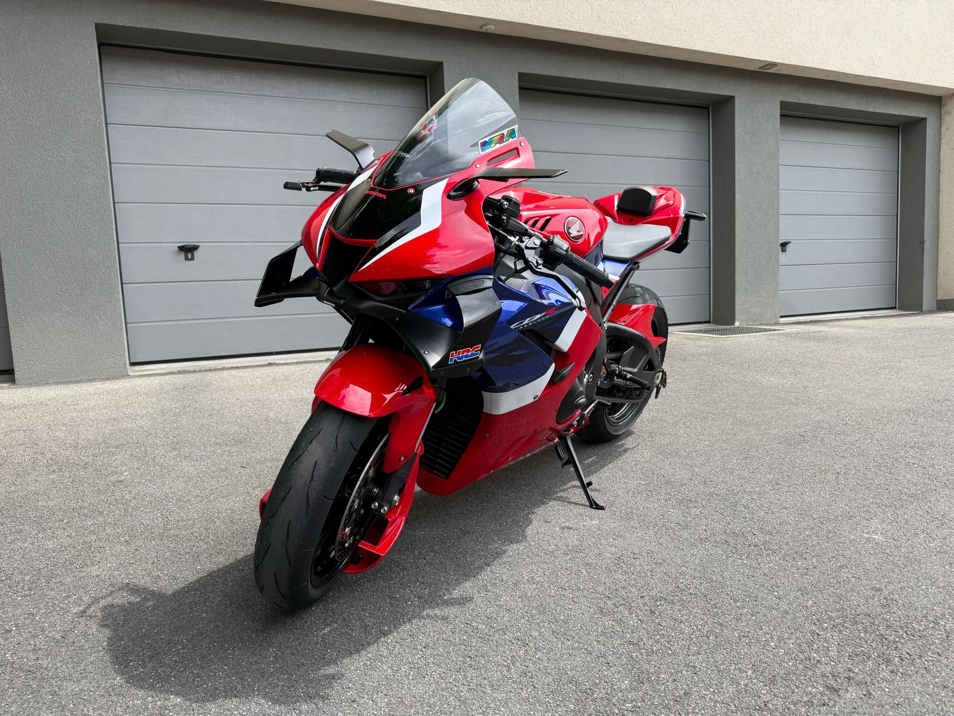 HONDA CBR 1000 RR-R-image-0