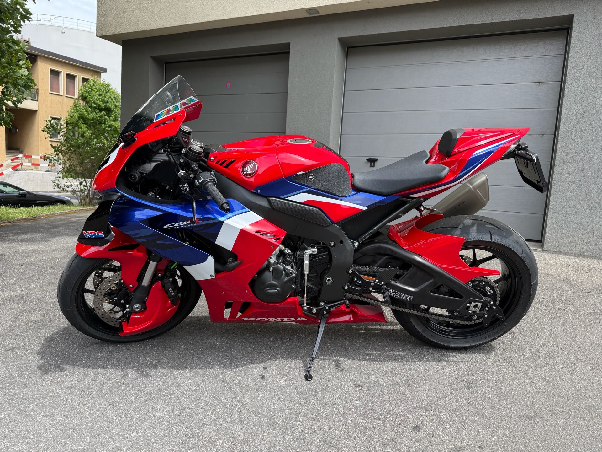 HONDA CBR 1000 RR-R-image-2