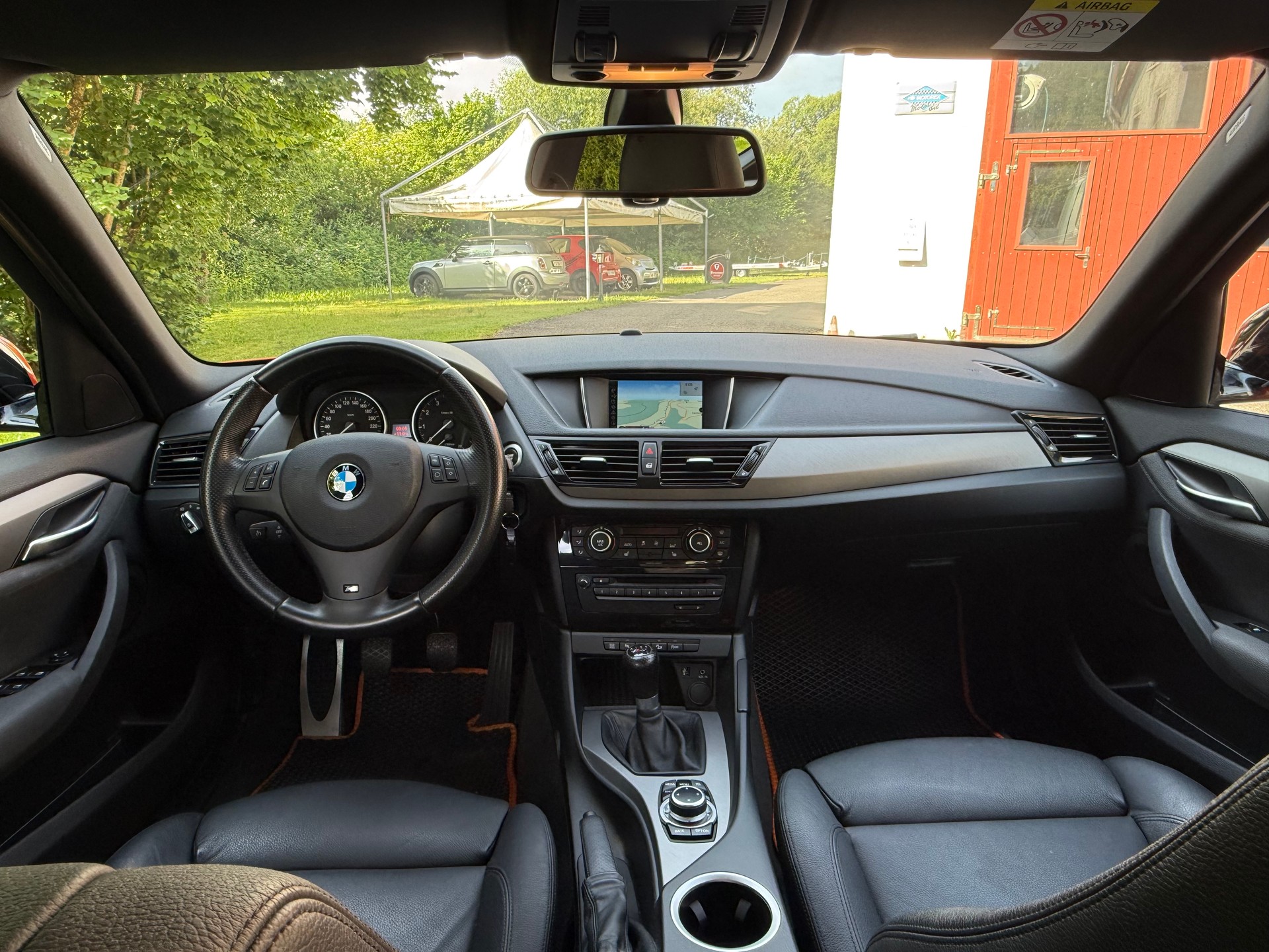 BMW X1 xDrive 28i Sport Line-image-8