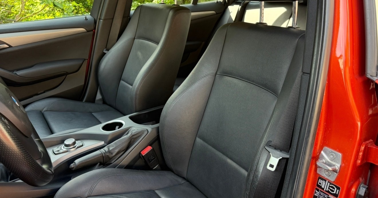 BMW X1 xDrive 28i Sport Line-image-10