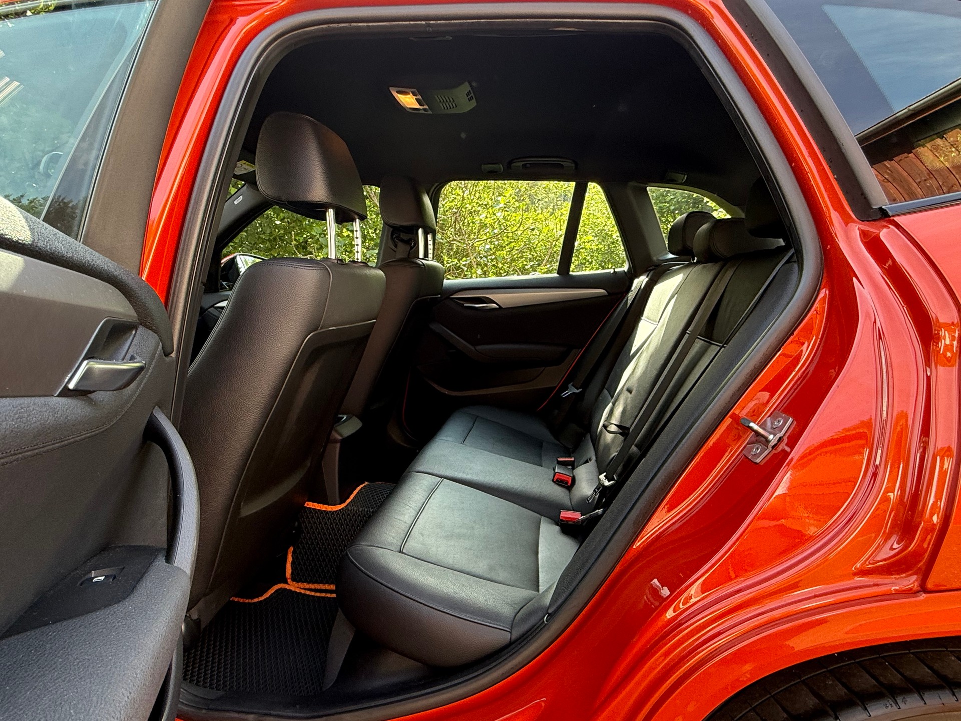 BMW X1 xDrive 28i Sport Line-image-11