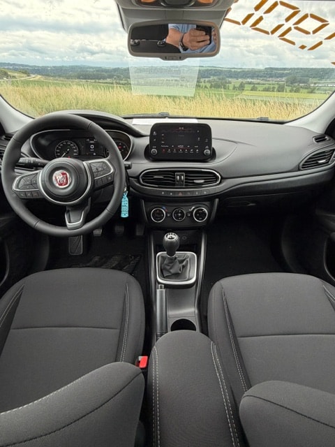 FIAT Tipo 1.5 Hybrid Station Wagon Swiss Edition-image-10