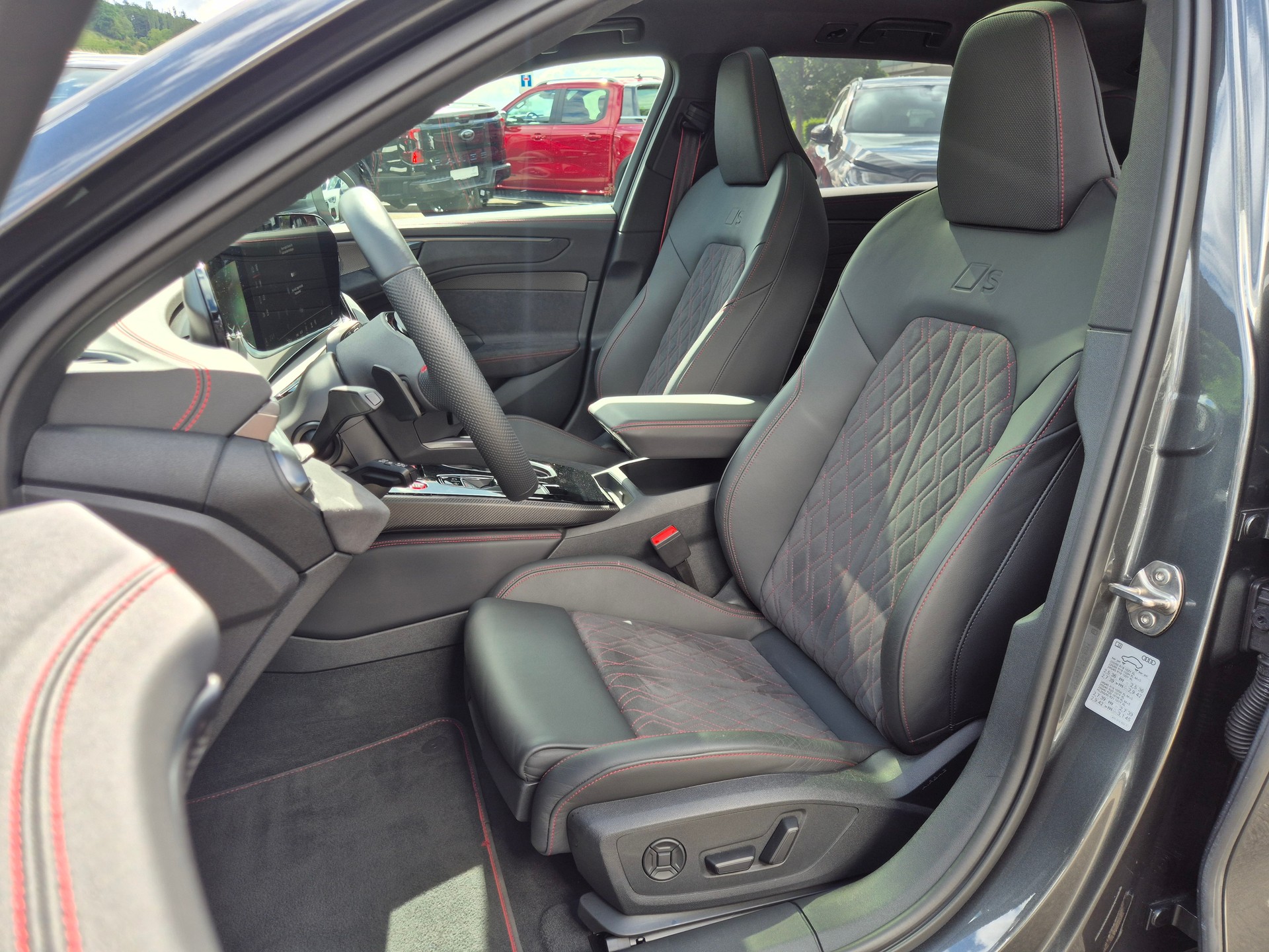AUDI A6 Avant TFSI quattro 270 kW S tronic-image-9